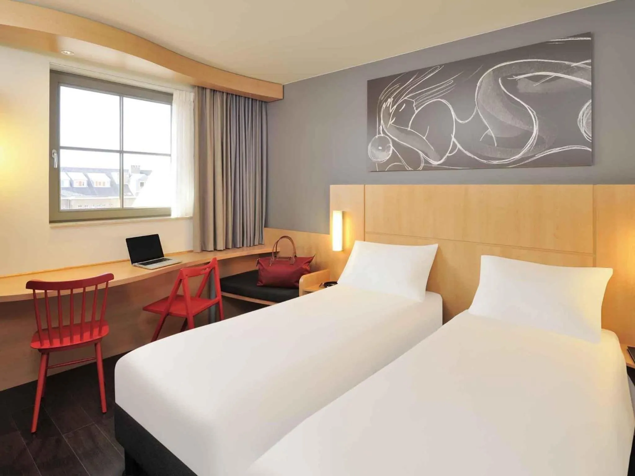 Bedroom, Bed in ibis De Panne