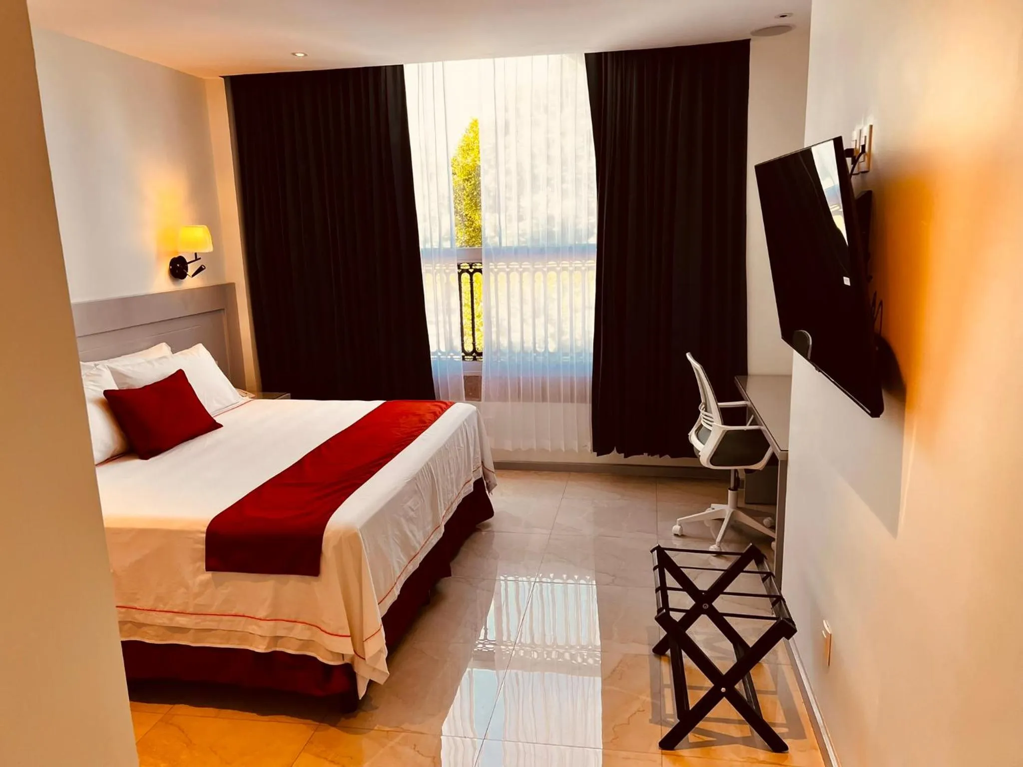 Photo of the whole room, Bed in San Francisco Hotel Boutique