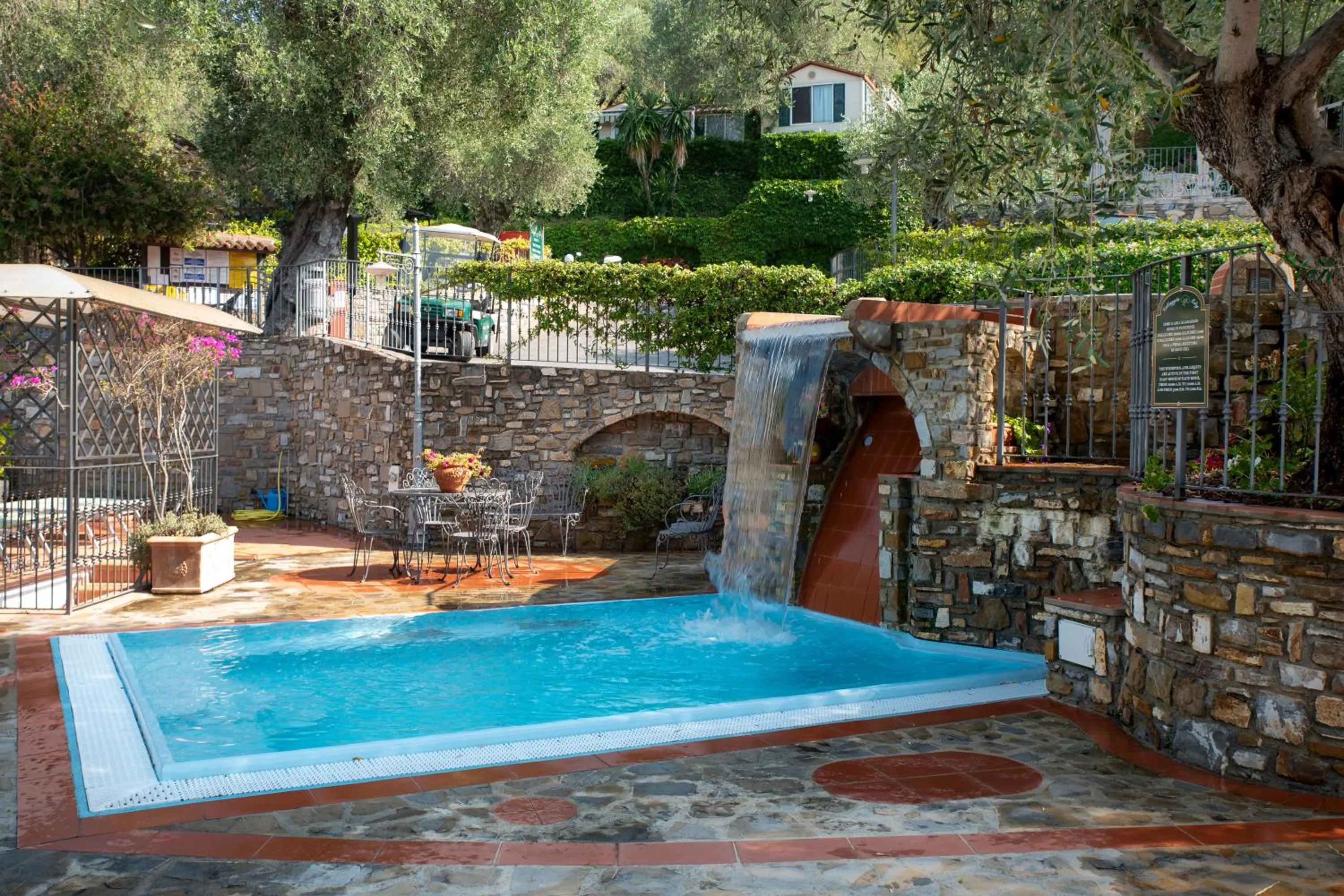 Swimming pool in Camping Edy