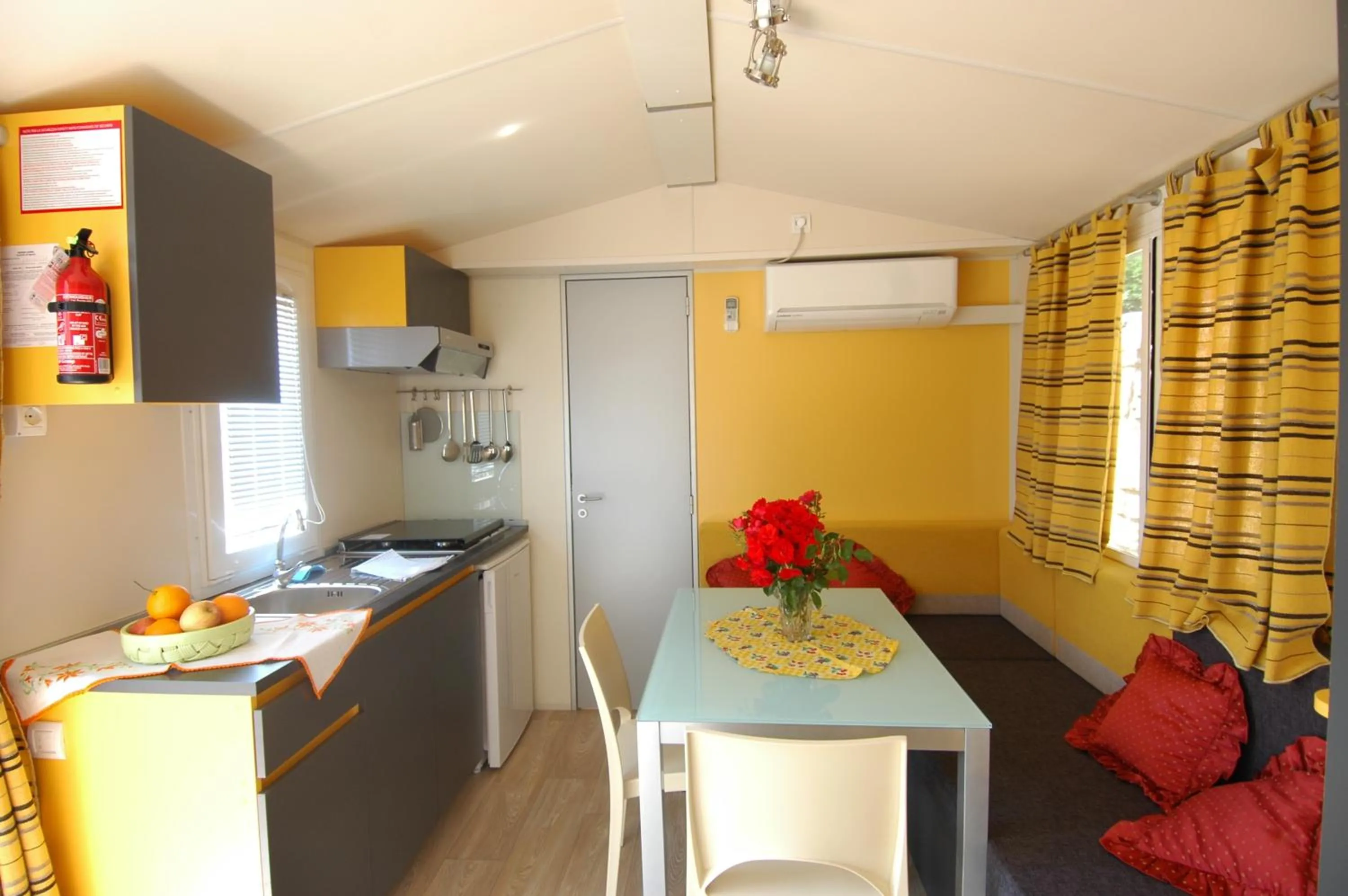 Kitchen or kitchenette in Camping Edy