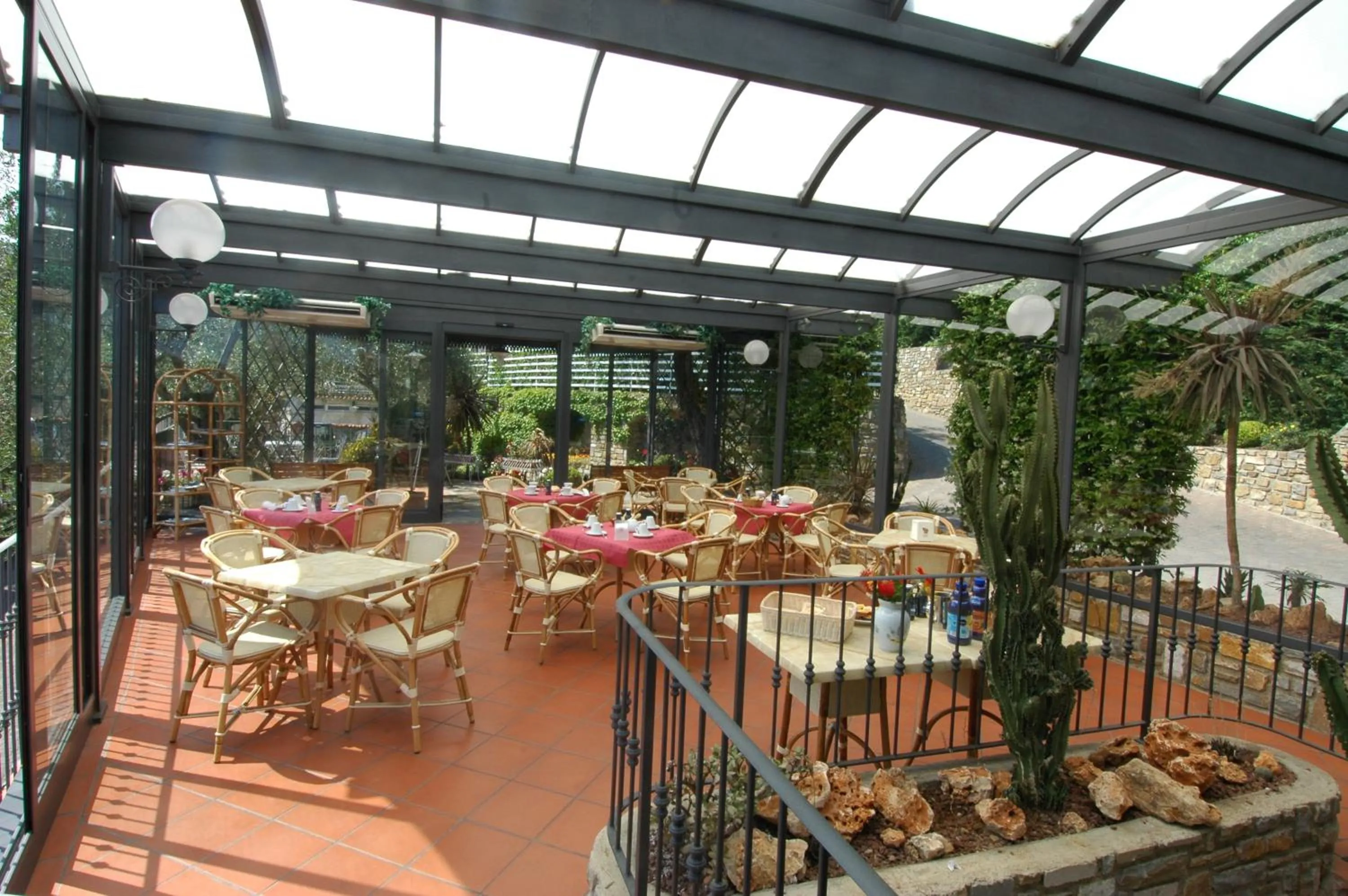 Restaurant/places to eat in Camping Edy