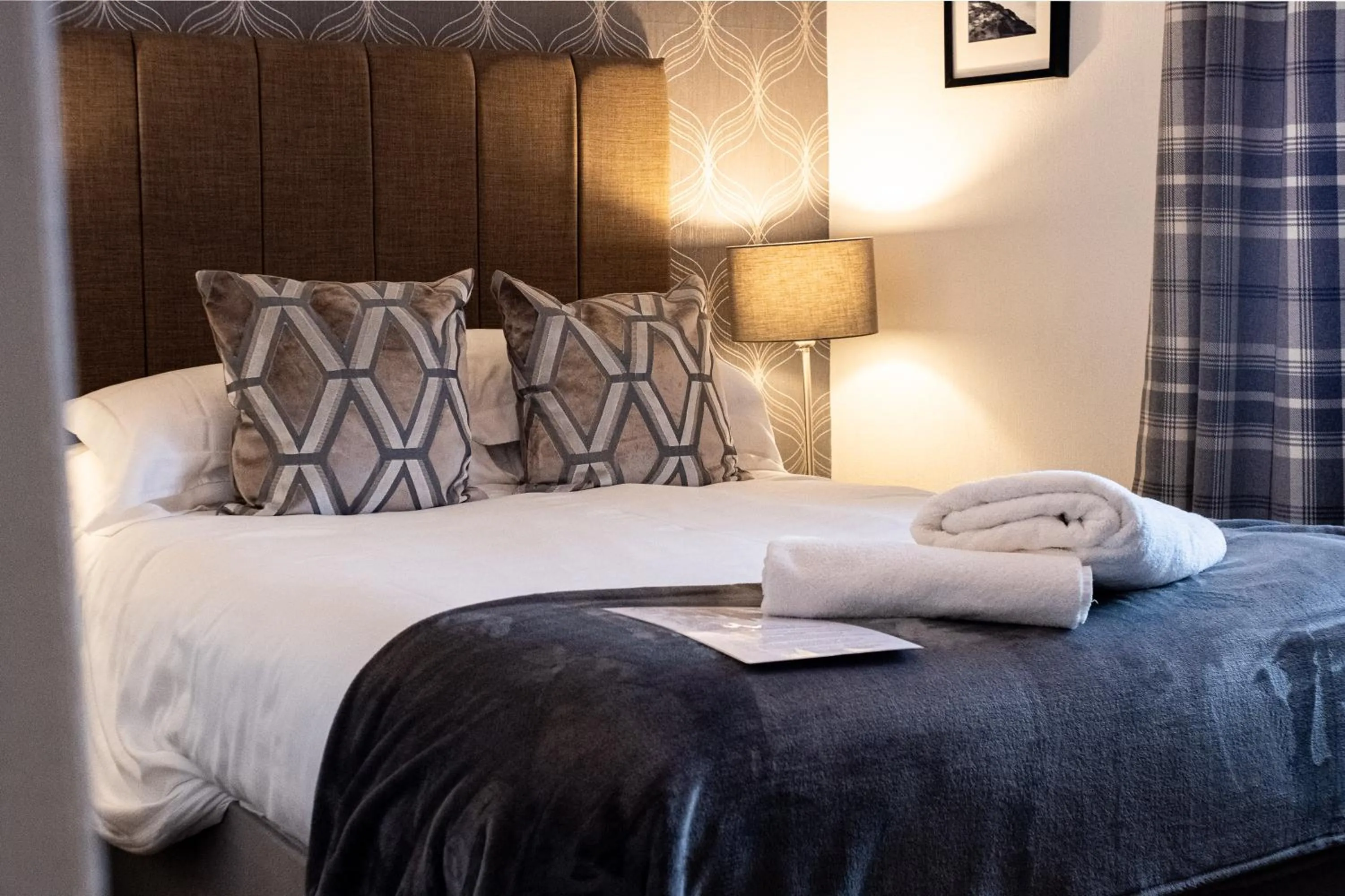 Bed in The Upper Largo Hotel & Restaurant