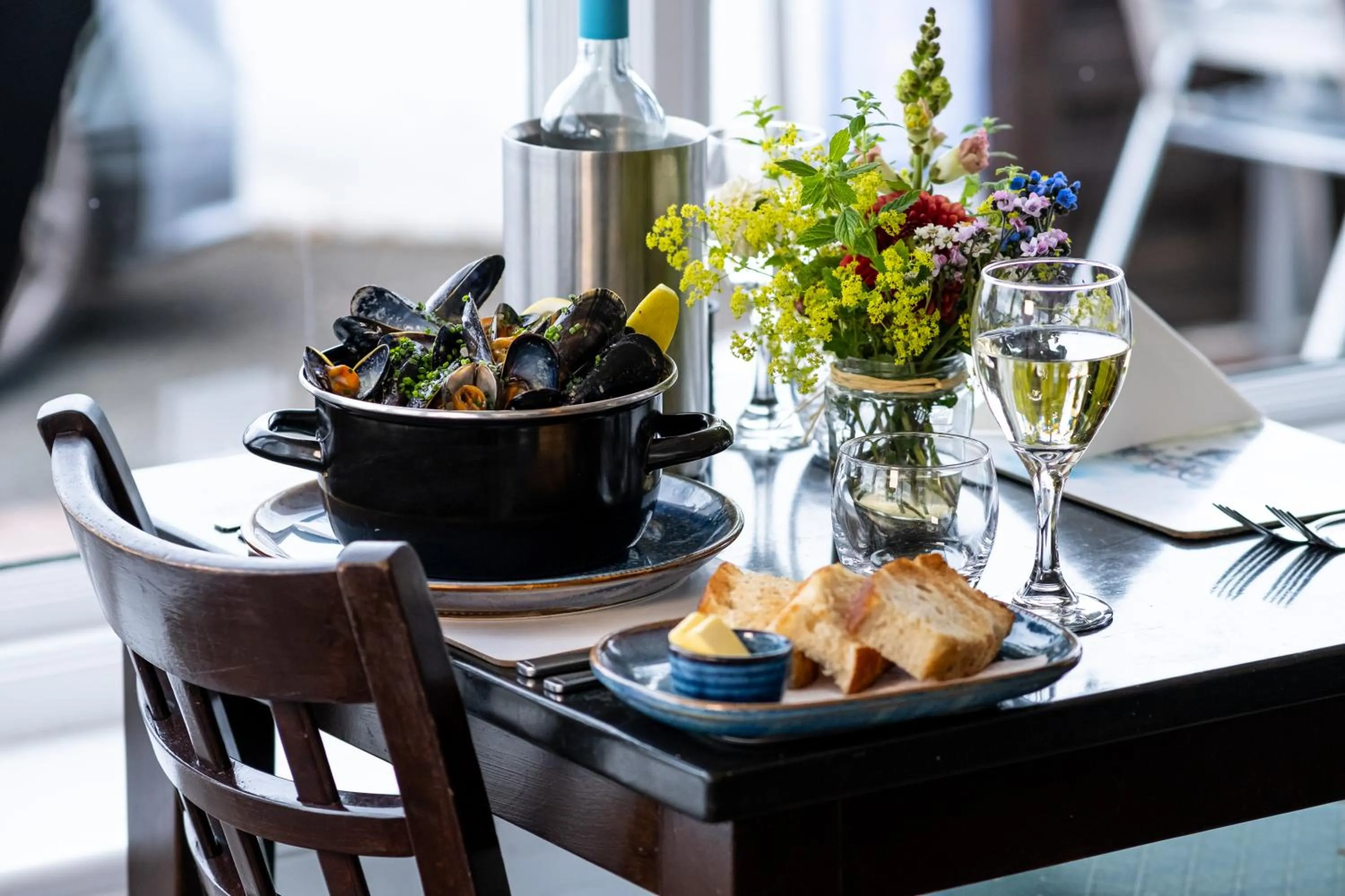 Food and drinks in The Upper Largo Hotel & Restaurant