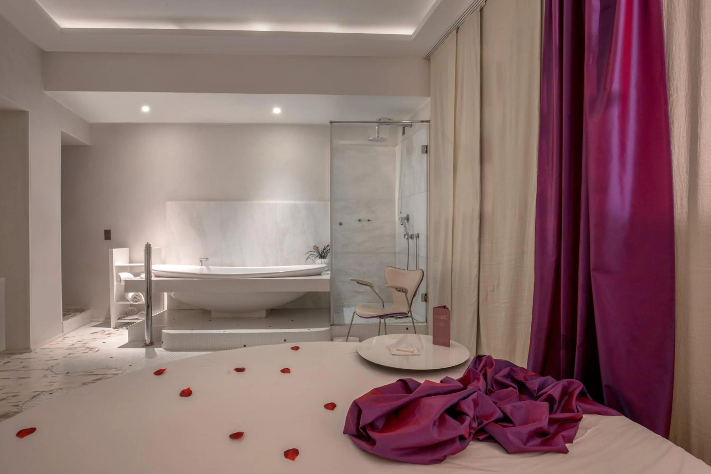 Other, Bed in SuiteSistina for Brave Lovers