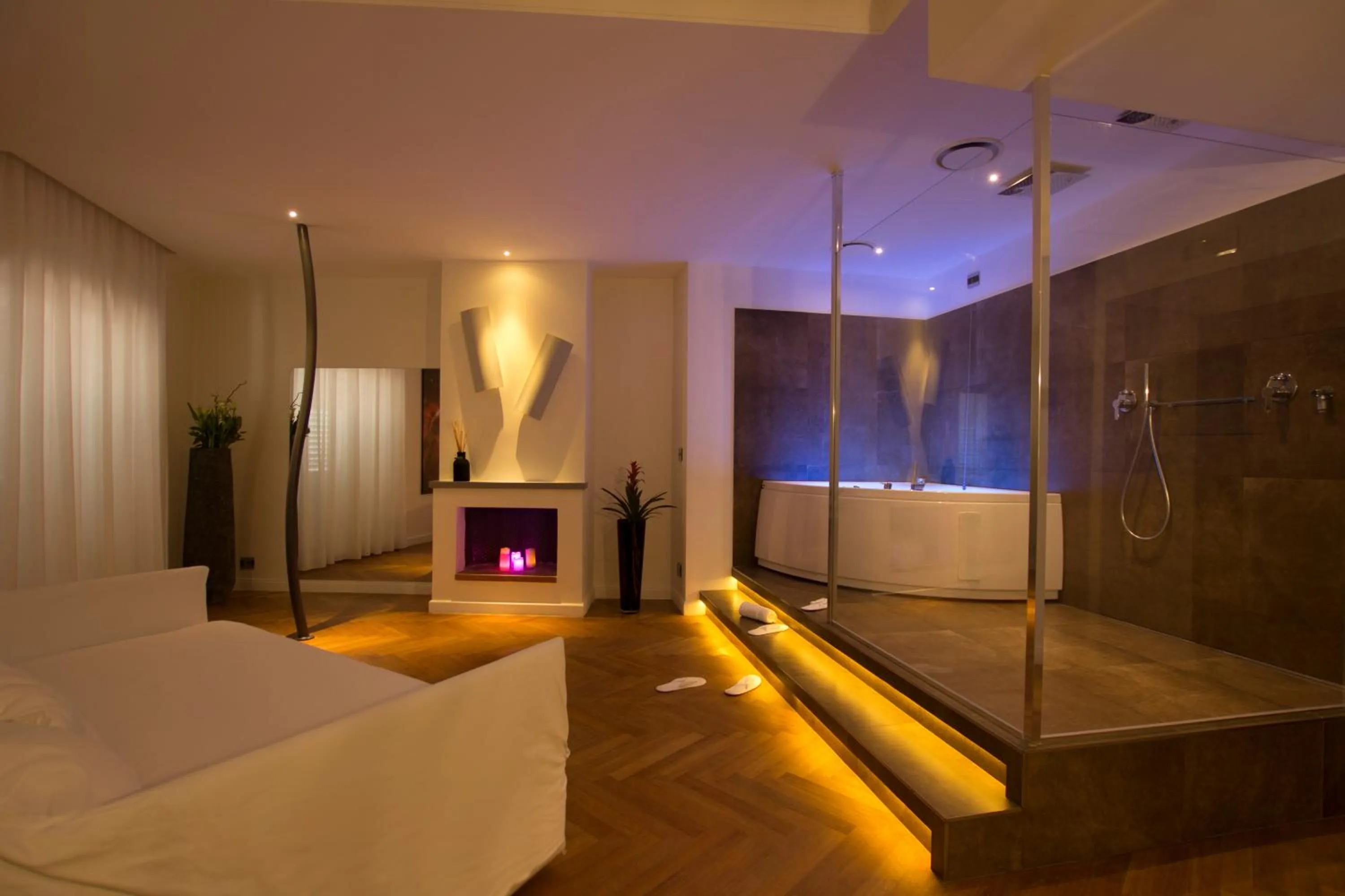 Shower in SuiteSistina for Brave Lovers