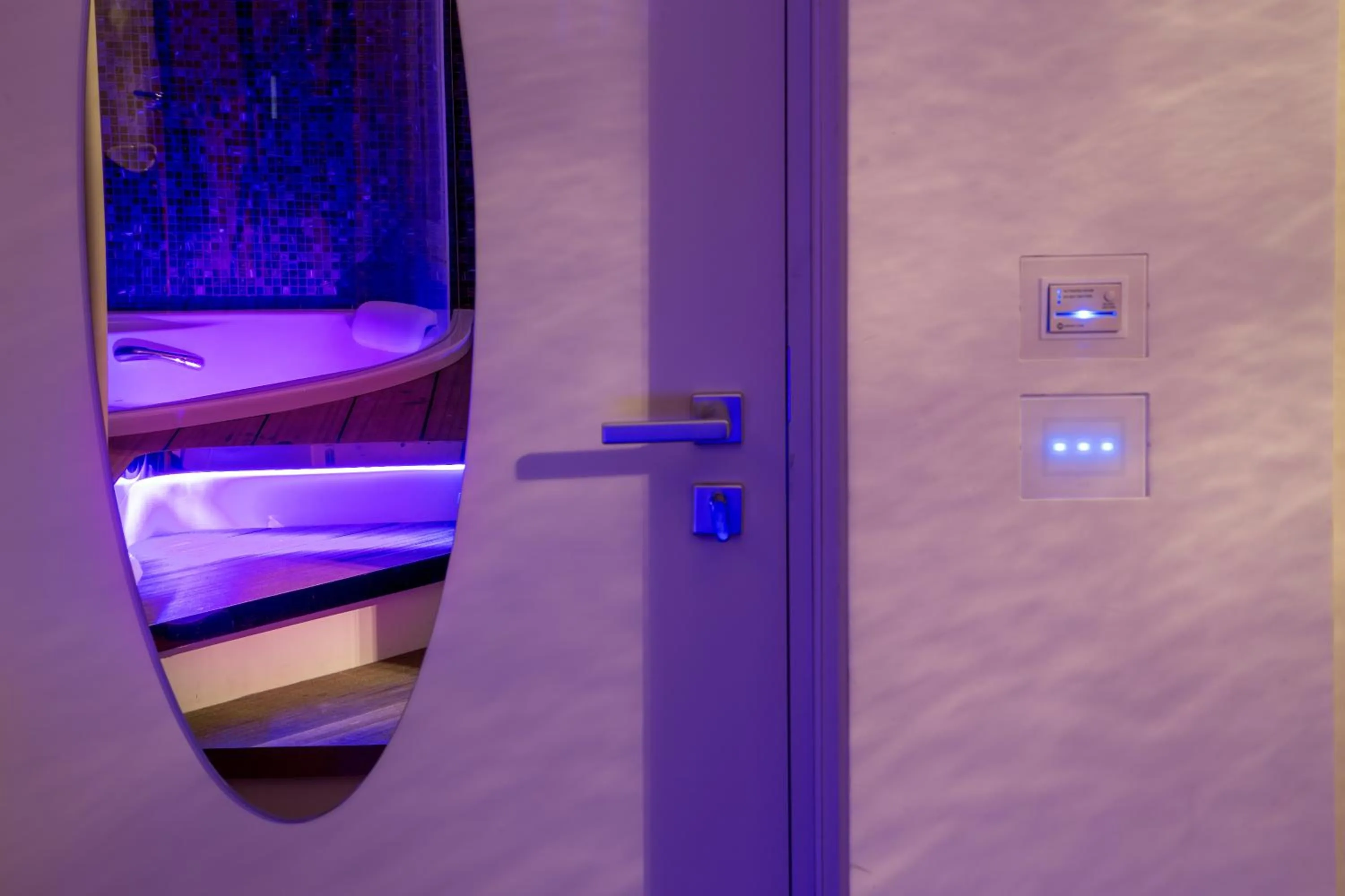 Decorative detail, Bed in SuiteSistina for Brave Lovers