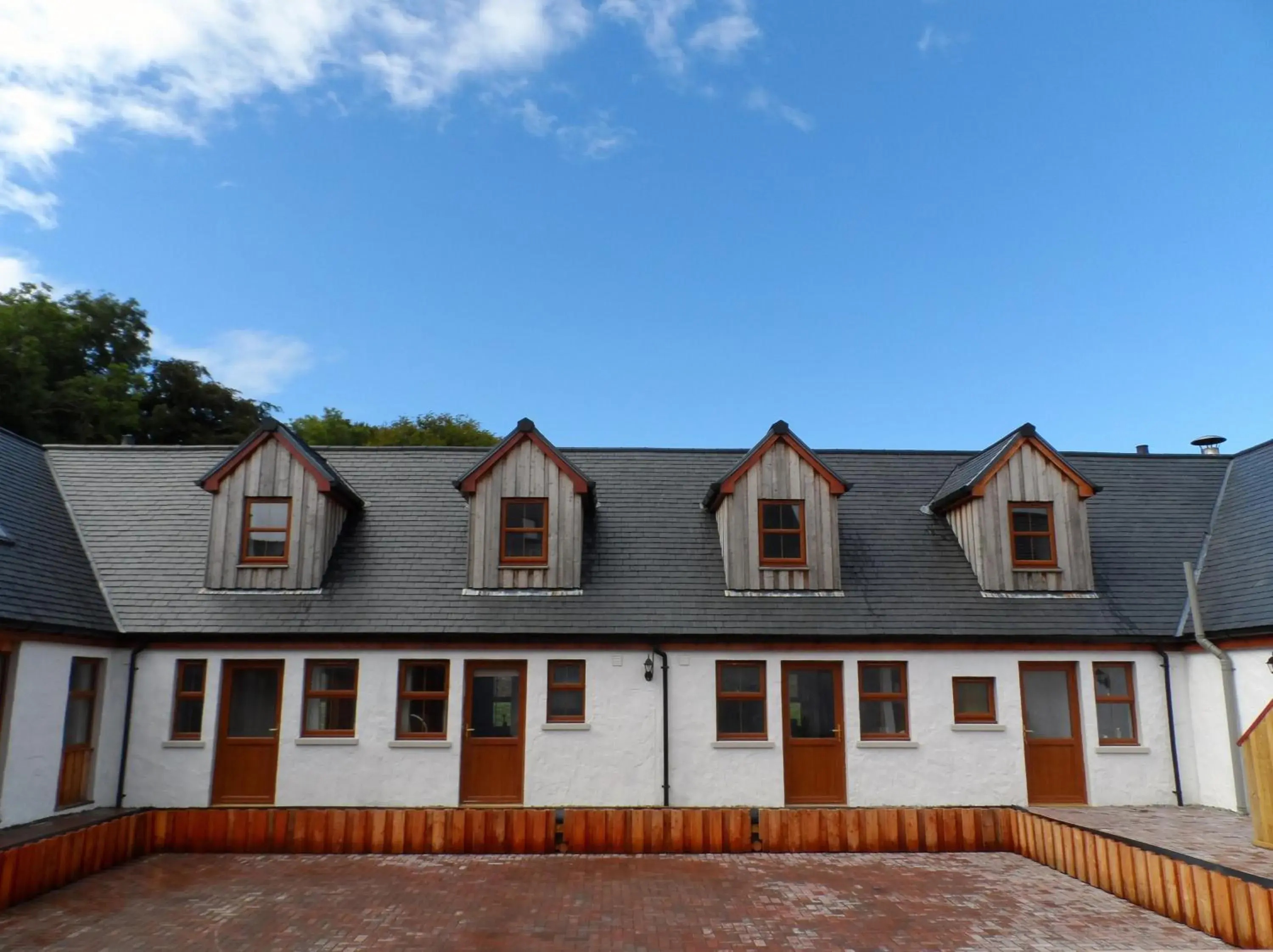 Facade/entrance in Redwood House Facade/entrance in Redwood House