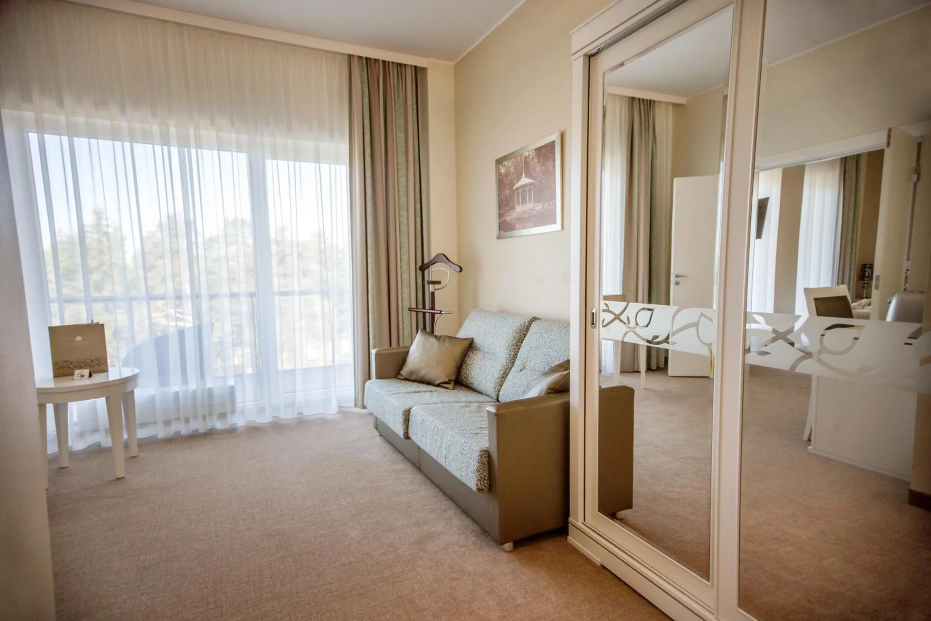 Living room, Bed in Noorus SPA Hotel