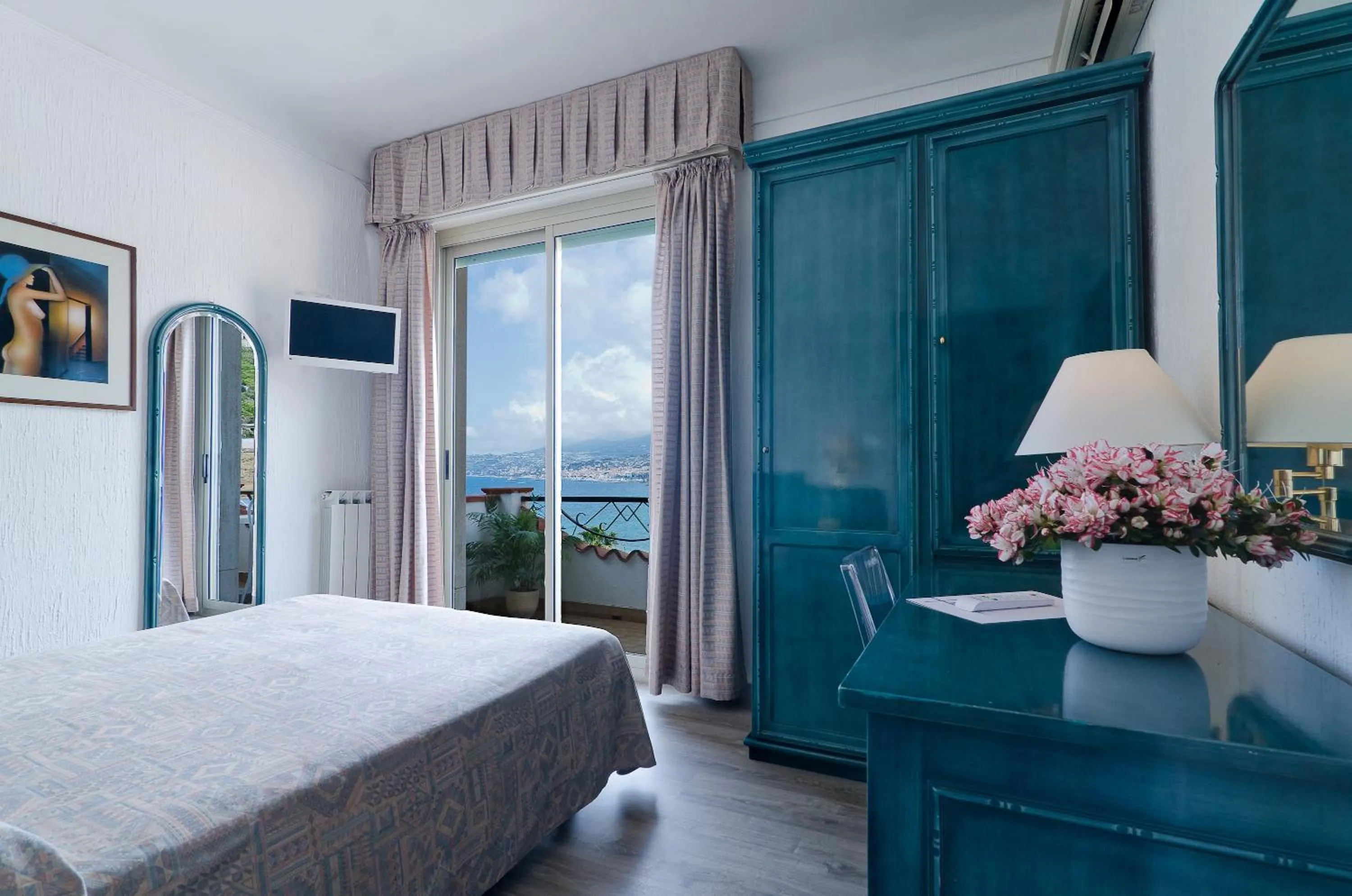 Bedroom, Bed in Hotel Ariston Montecarlo