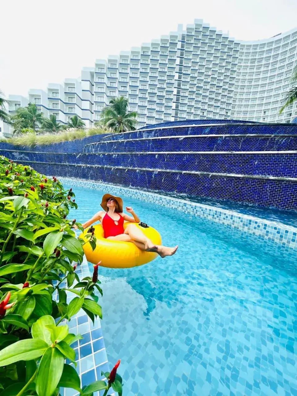 Swimming pool in The Empyrean Cam Ranh Beach Resort Swimming pool in The Empyrean Cam Ranh Beach Resort