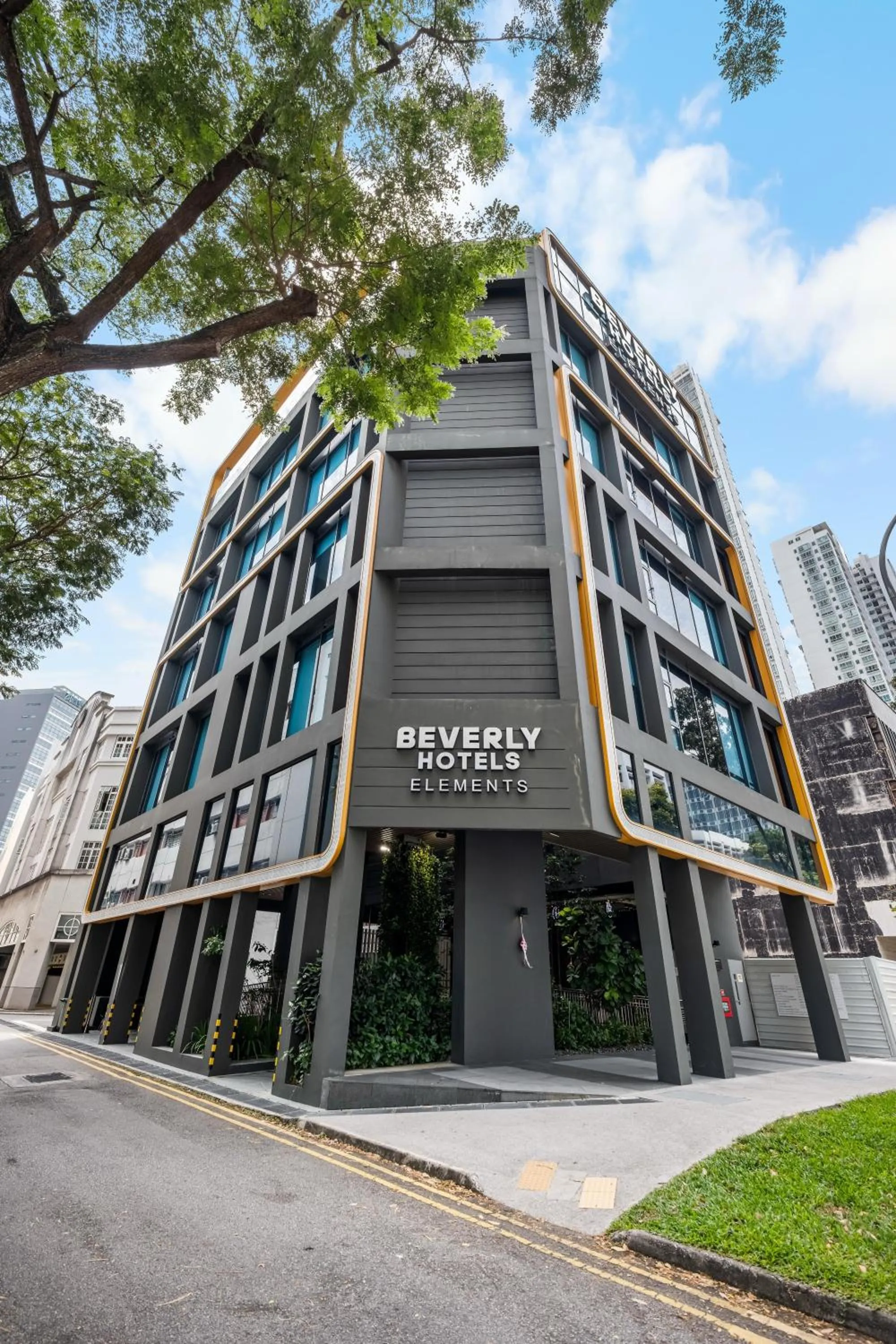 Facade/entrance in Beverly Hotels Elements