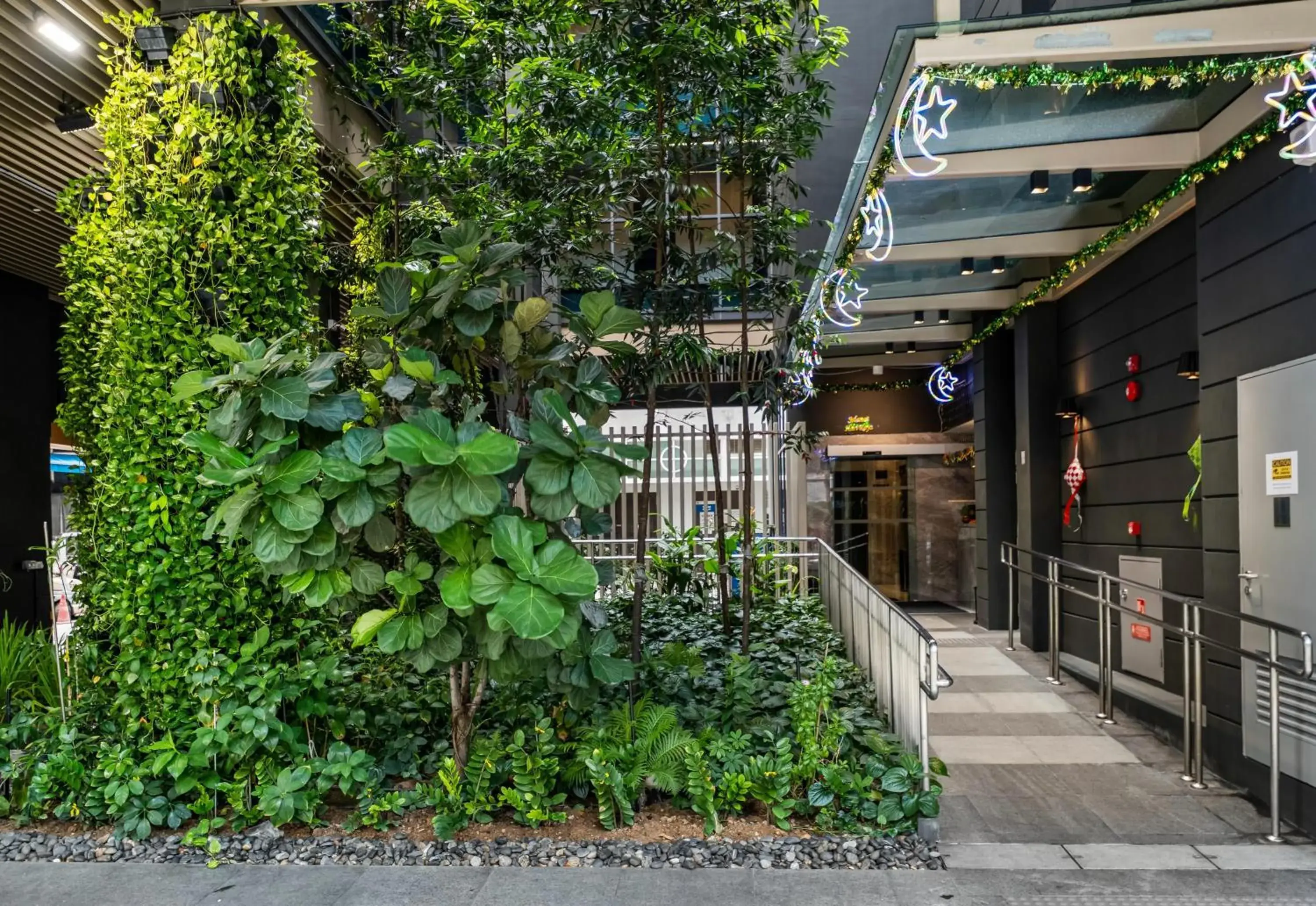 Facade/entrance in Beverly Hotels Elements Facade/entrance in Beverly Hotels Elements