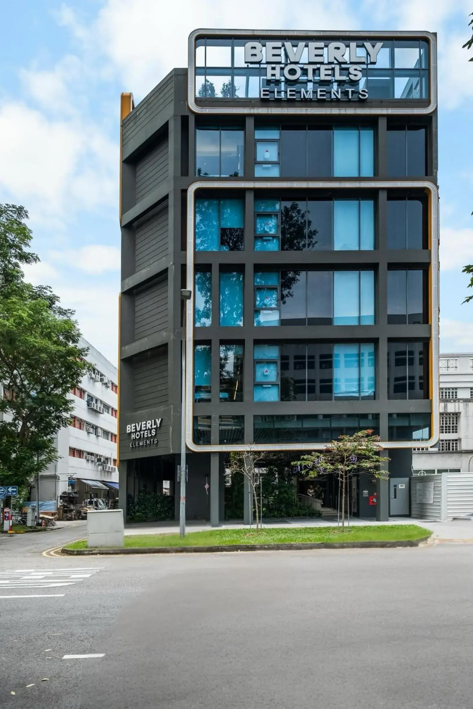 Facade/entrance in Beverly Hotels Elements Facade/entrance in Beverly Hotels Elements