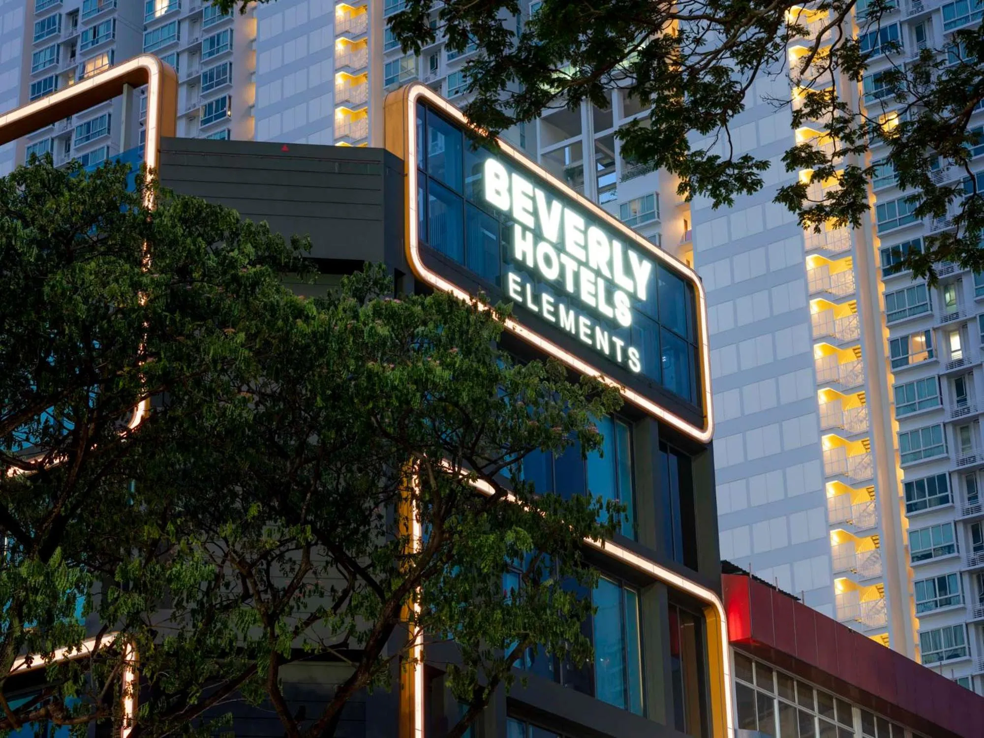 Property building in Beverly Hotels Elements