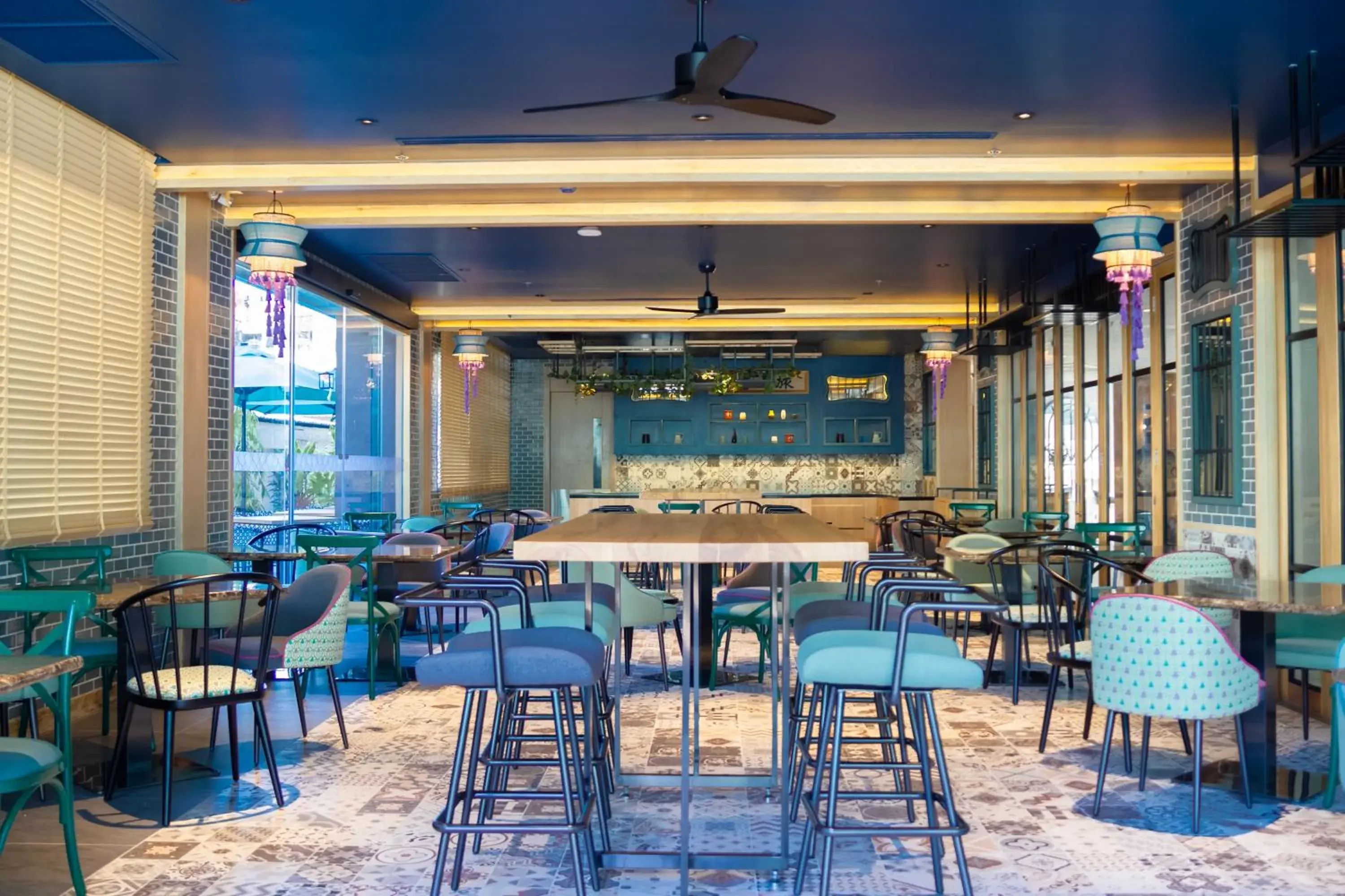 Restaurant/places to eat in GLOW Mira Karon Beach Restaurant/places to eat in GLOW Mira Karon Beach