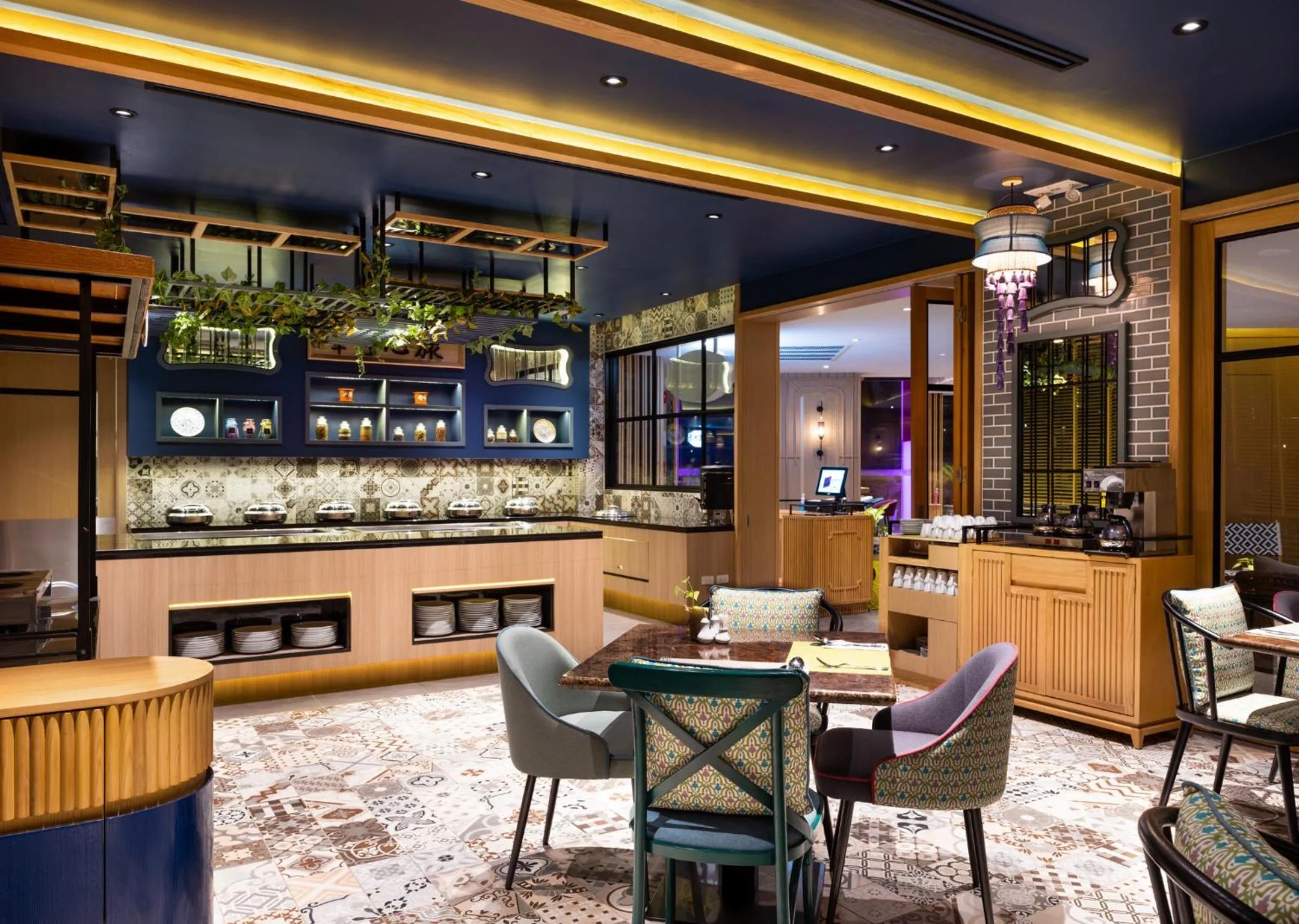 Restaurant/places to eat in GLOW Mira Karon Beach