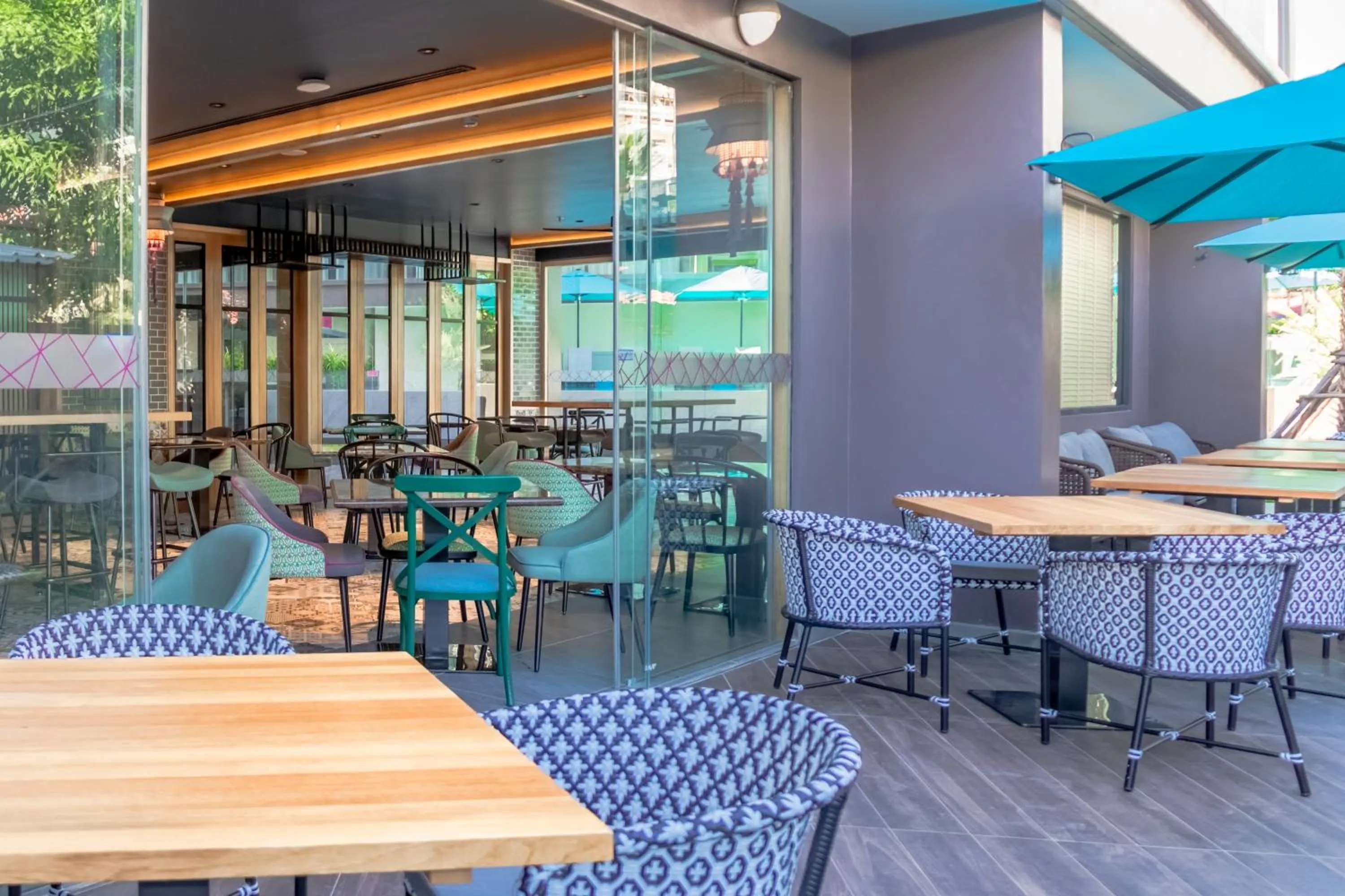 Restaurant/places to eat in GLOW Mira Karon Beach