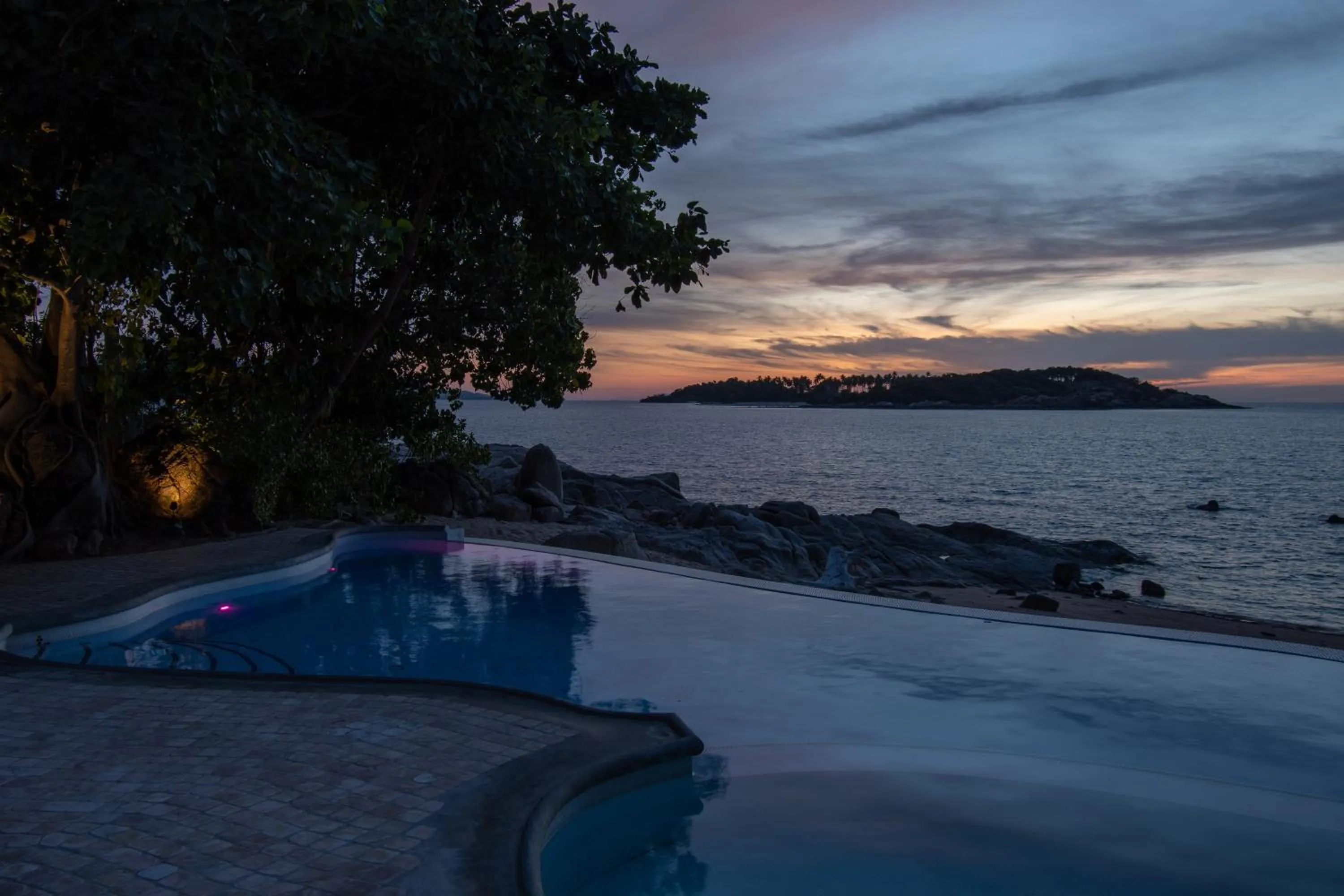 Swimming pool in Ampersand Resort