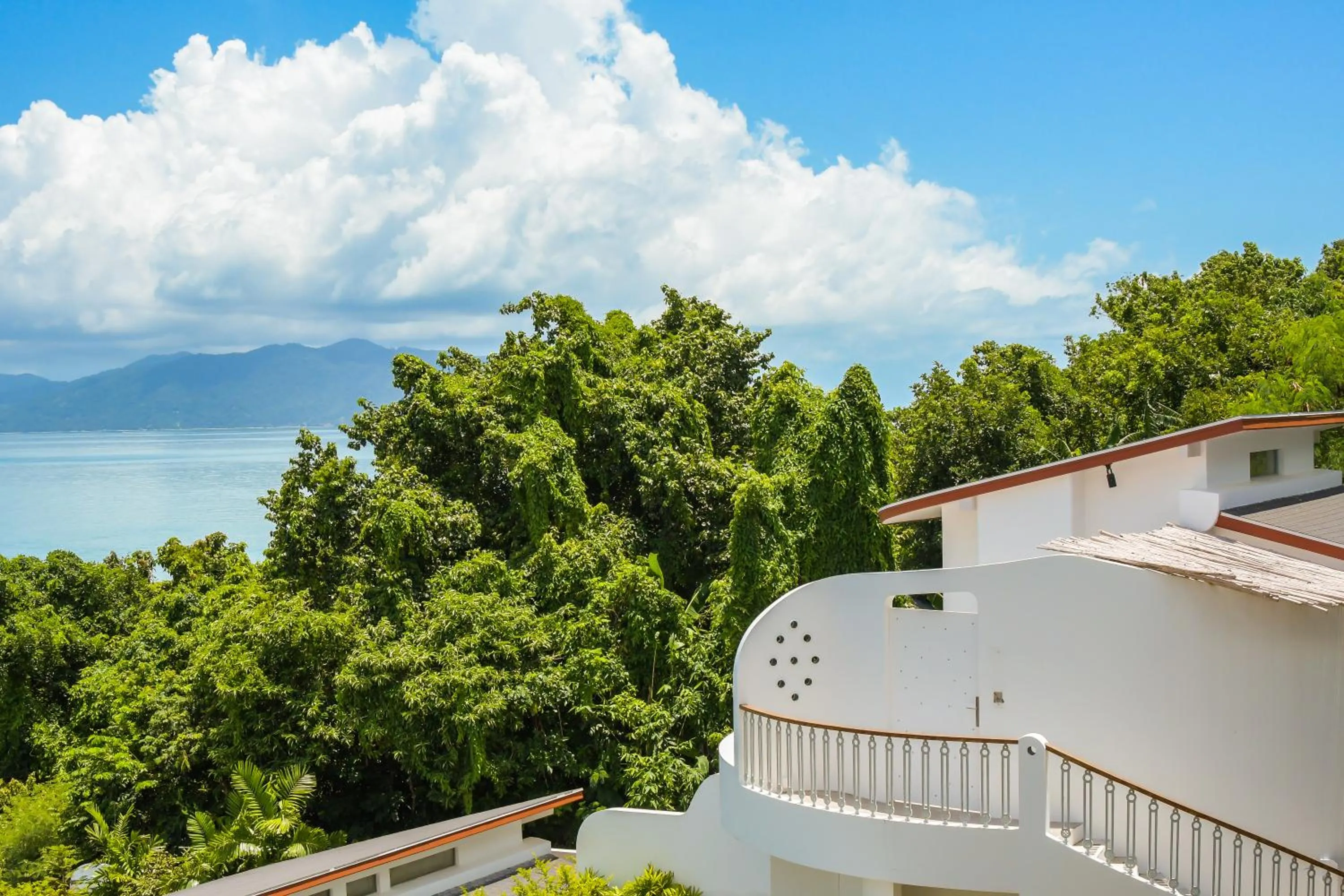 Property building in Ampersand Resort