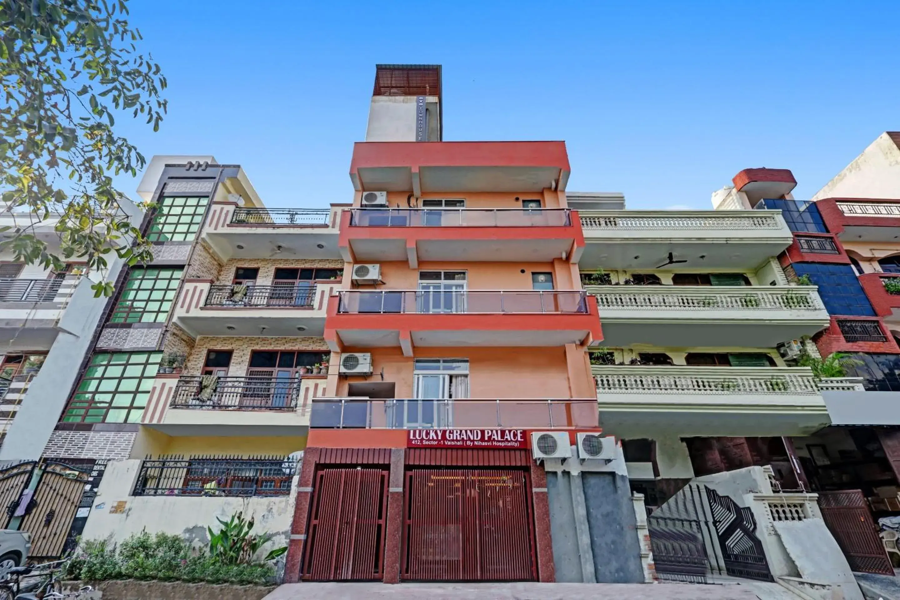Facade/entrance in Super Townhouse Lucky Grand Palace Facade/entrance in Super Townhouse Lucky Grand Palace