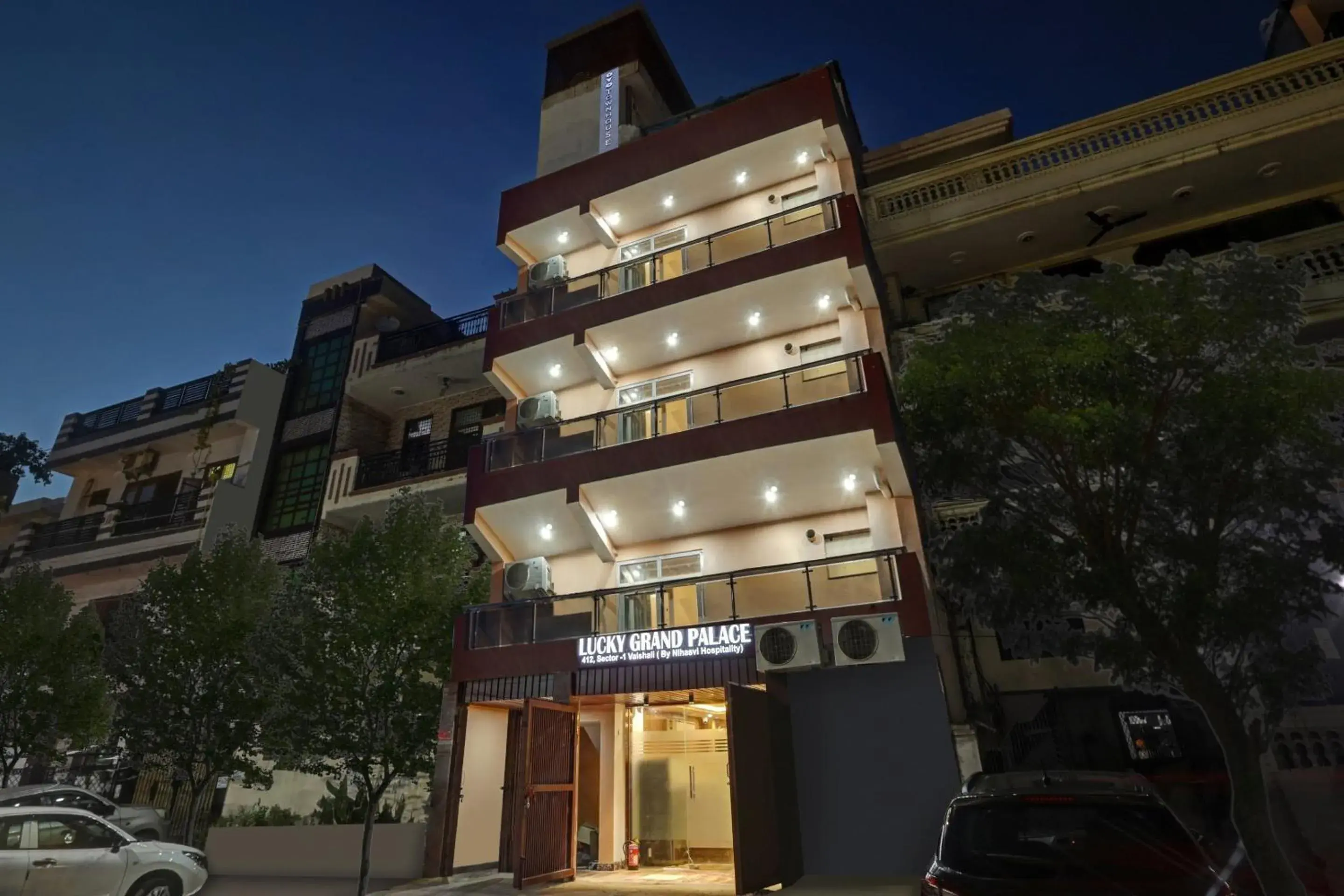 Facade/entrance in Super Townhouse Lucky Grand Palace Facade/entrance in Super Townhouse Lucky Grand Palace