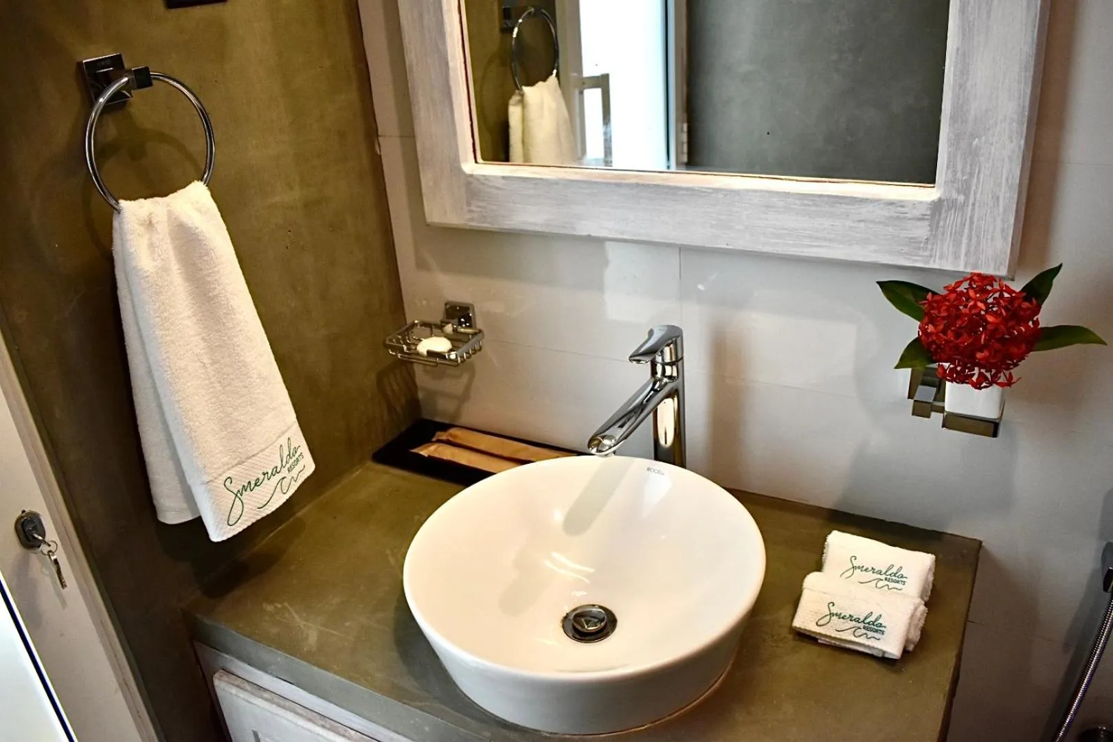 Bathroom in Smeralda Resorts Dikwella