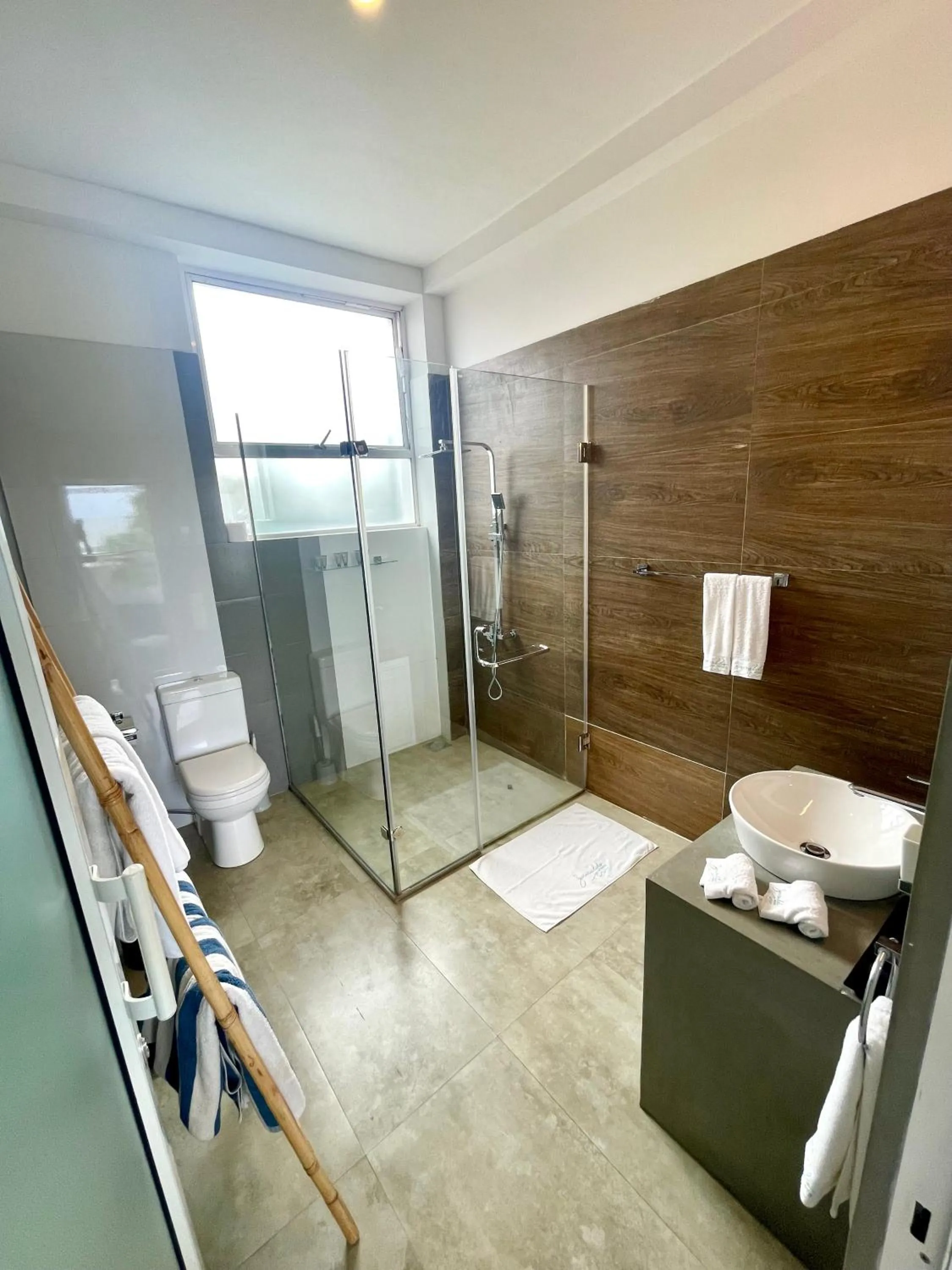 Bathroom in Smeralda Resorts Dikwella