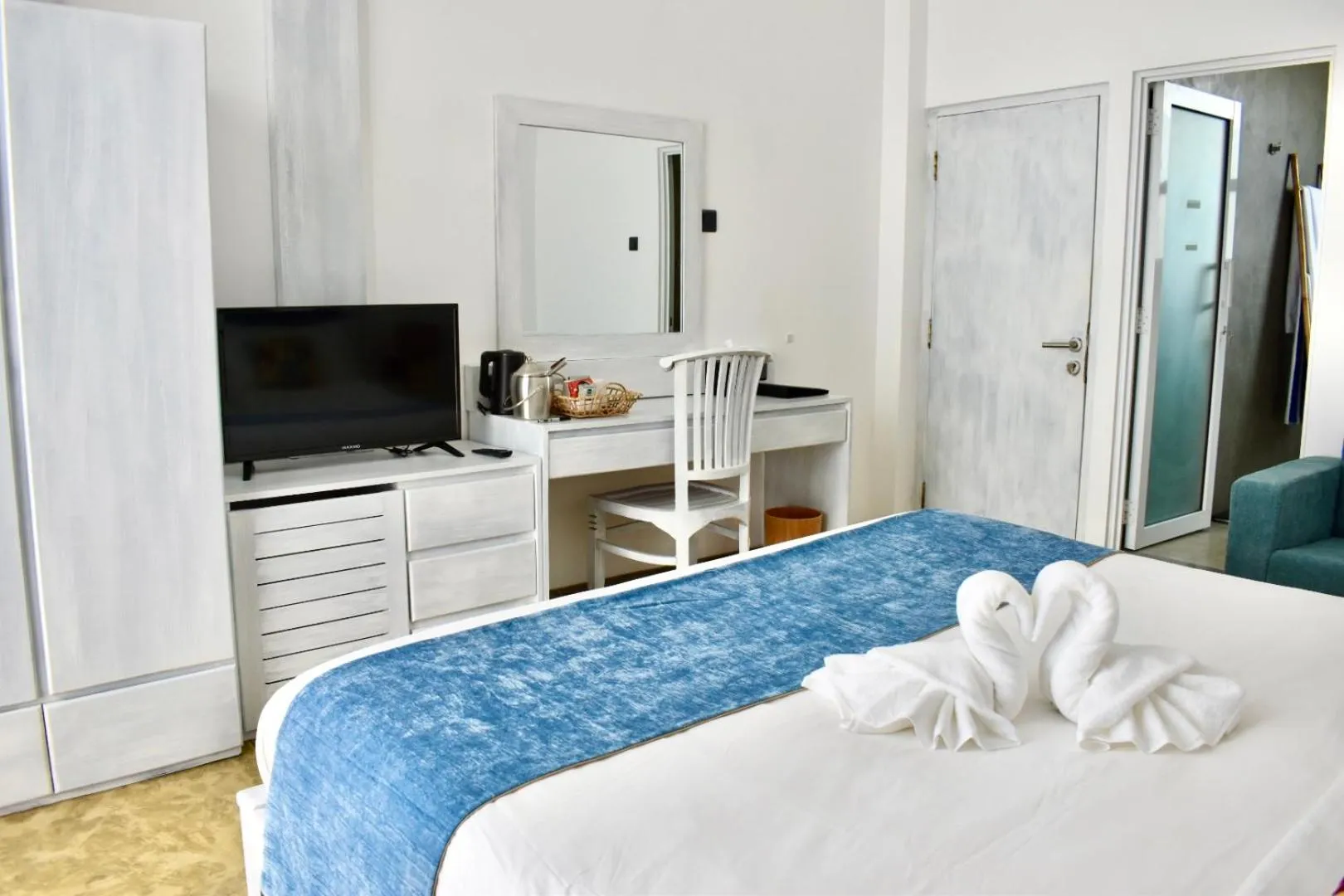 Bed in Smeralda Resorts Dikwella