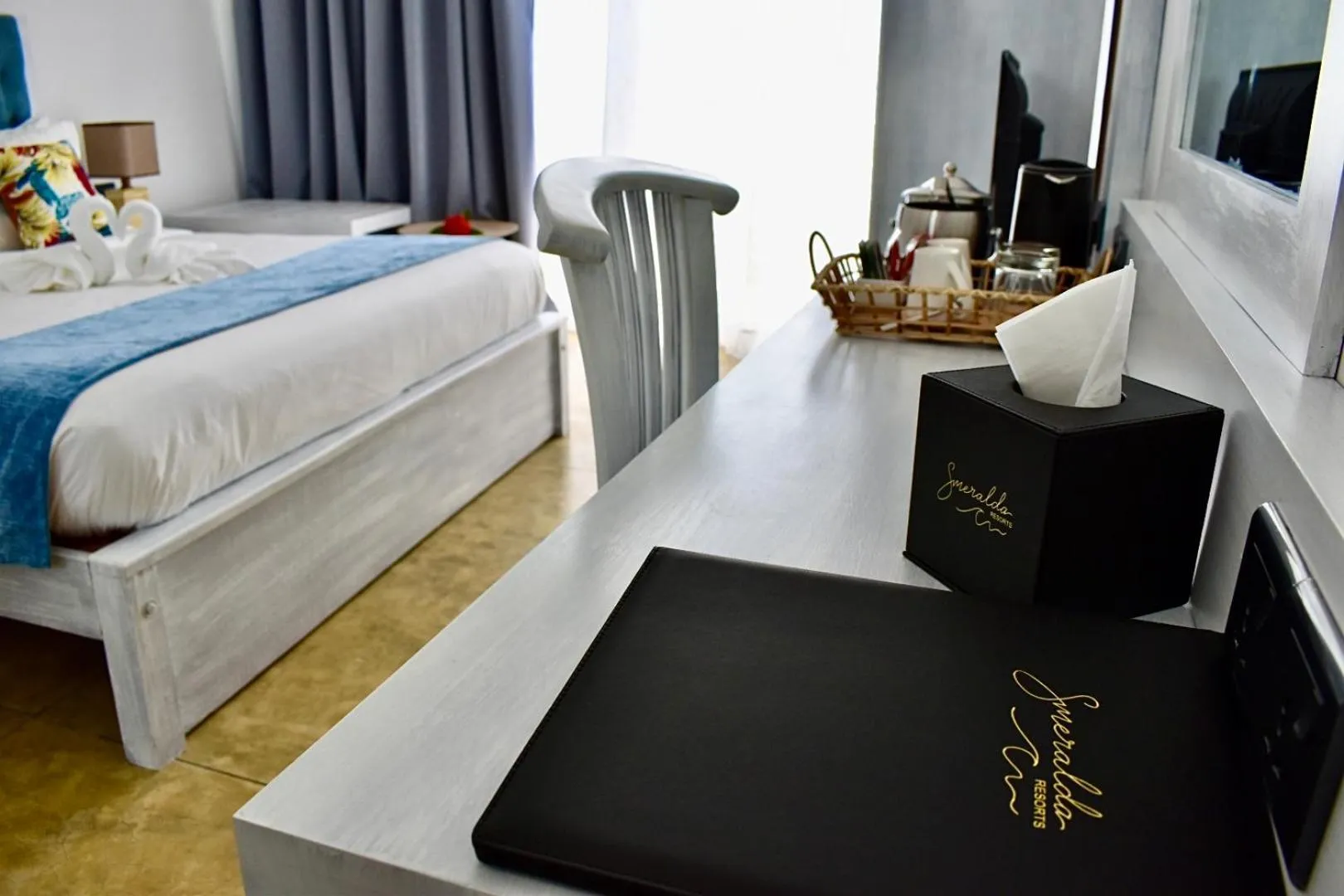 Bed in Smeralda Resorts Dikwella