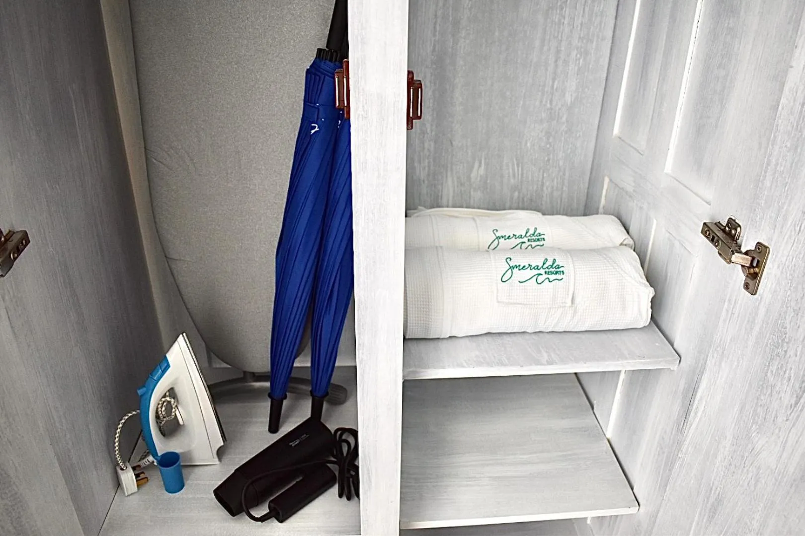 furniture, Bed in Smeralda Resorts Dikwella