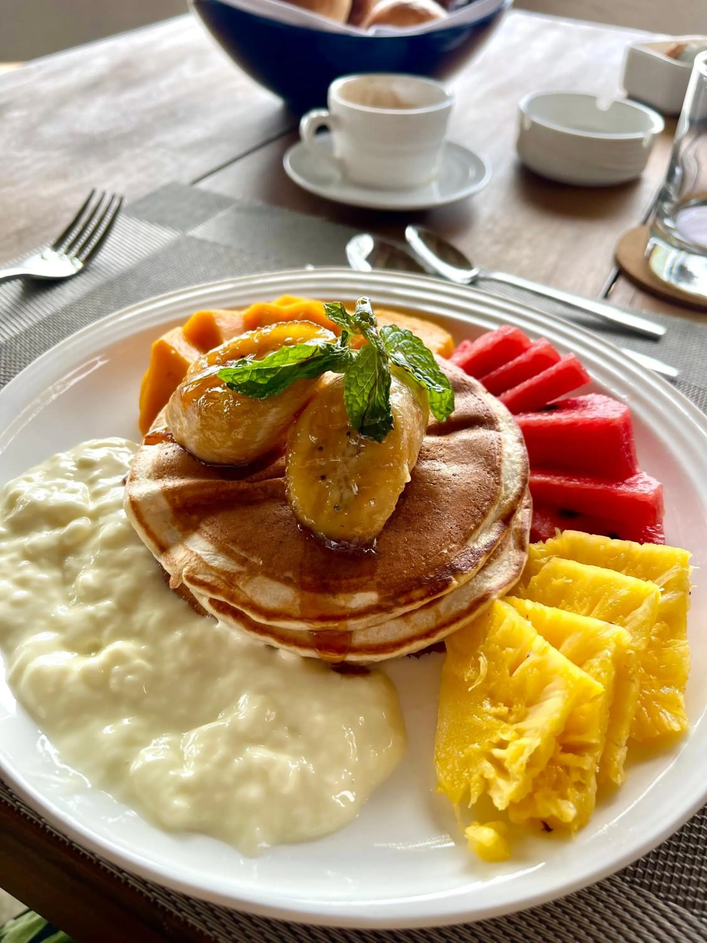 Food and drinks in Smeralda Resorts Dikwella