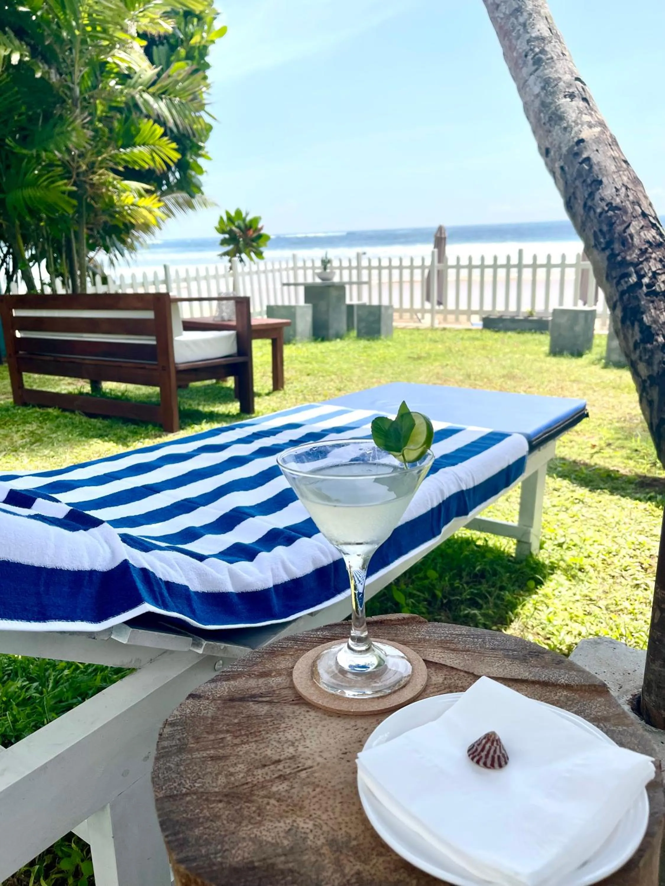 Food and drinks in Smeralda Resorts Dikwella