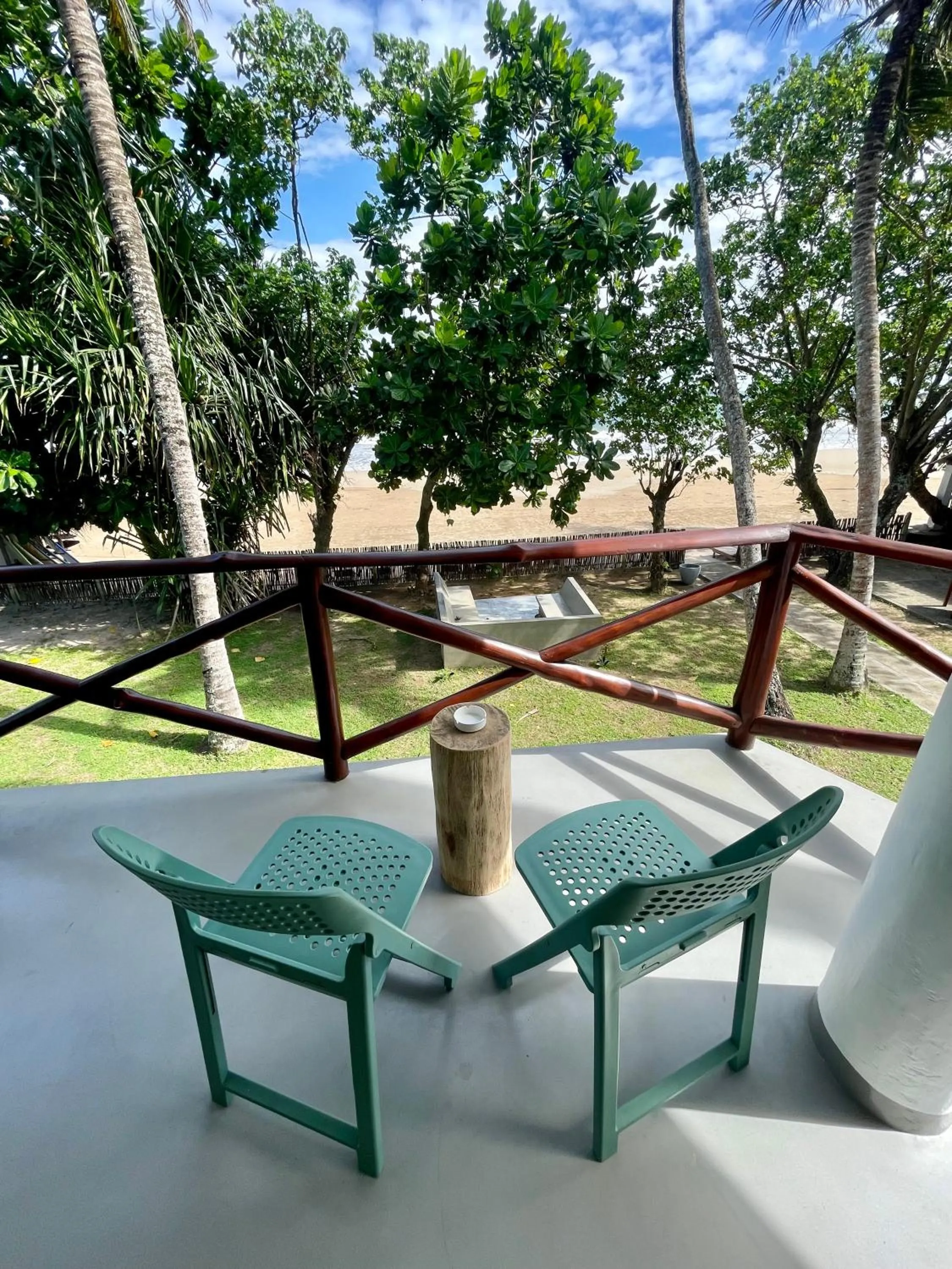 Garden in Smeralda Resorts Dikwella