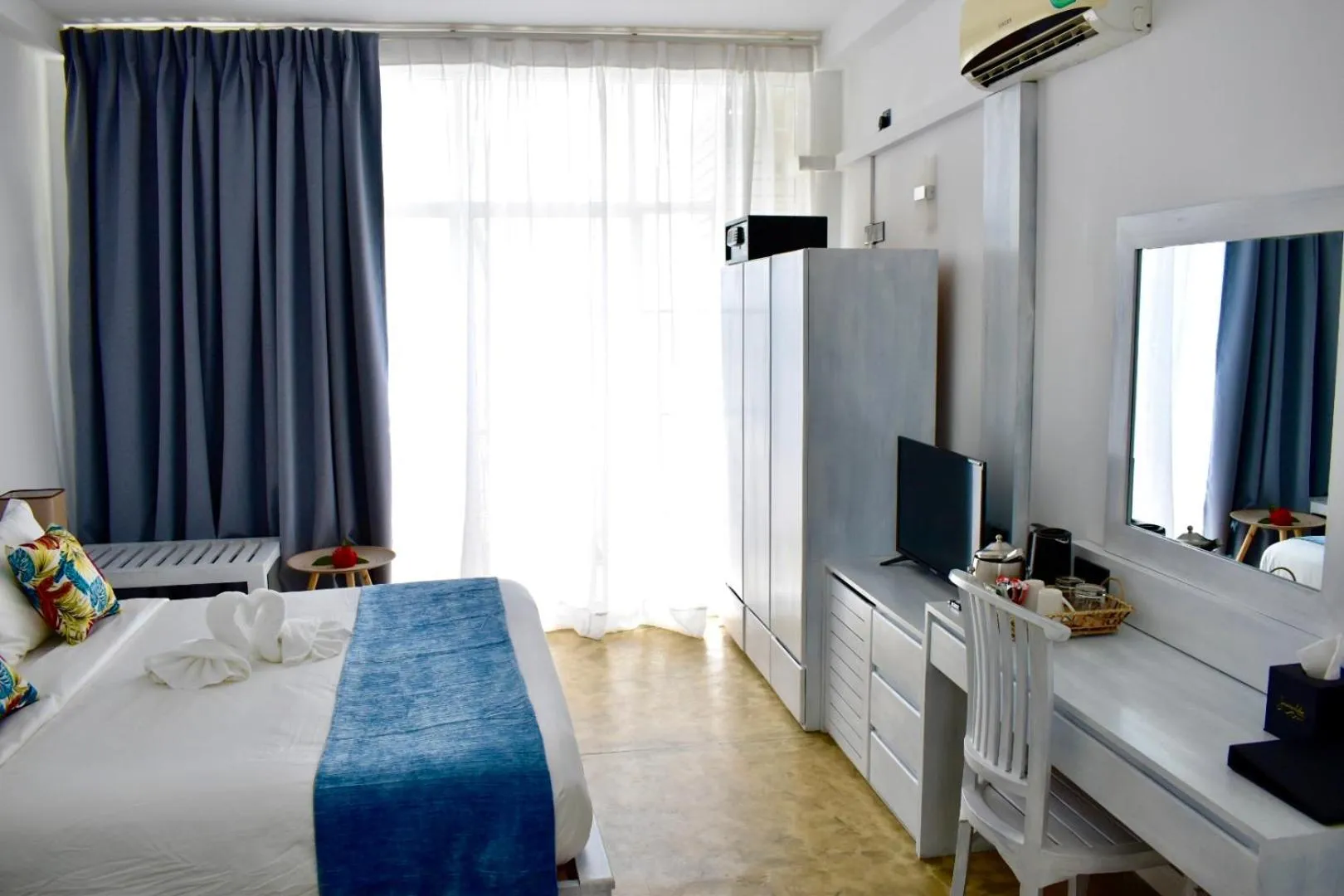 Bed in Smeralda Resorts Dikwella