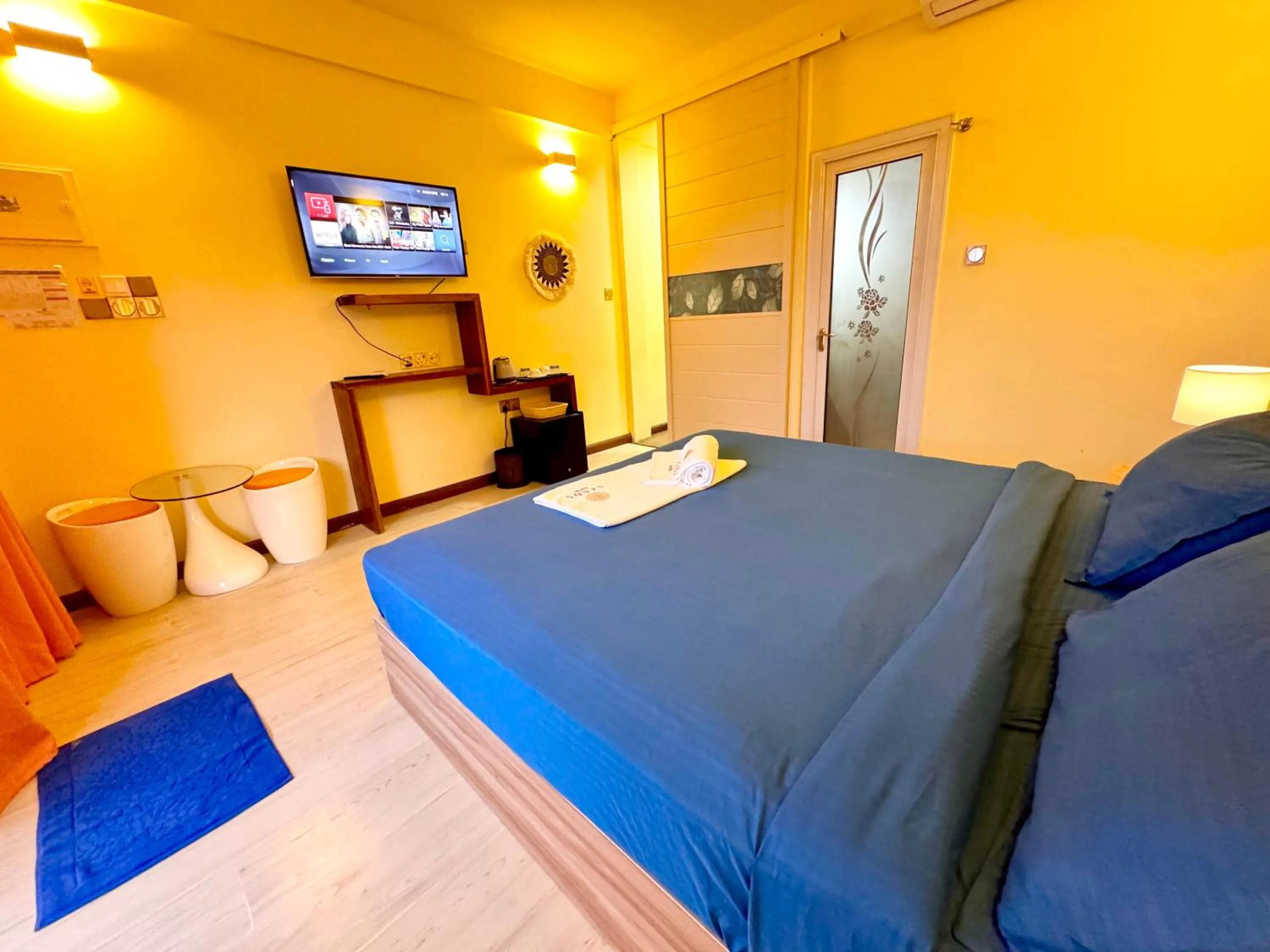 Bedroom, Bed in Sands Grand