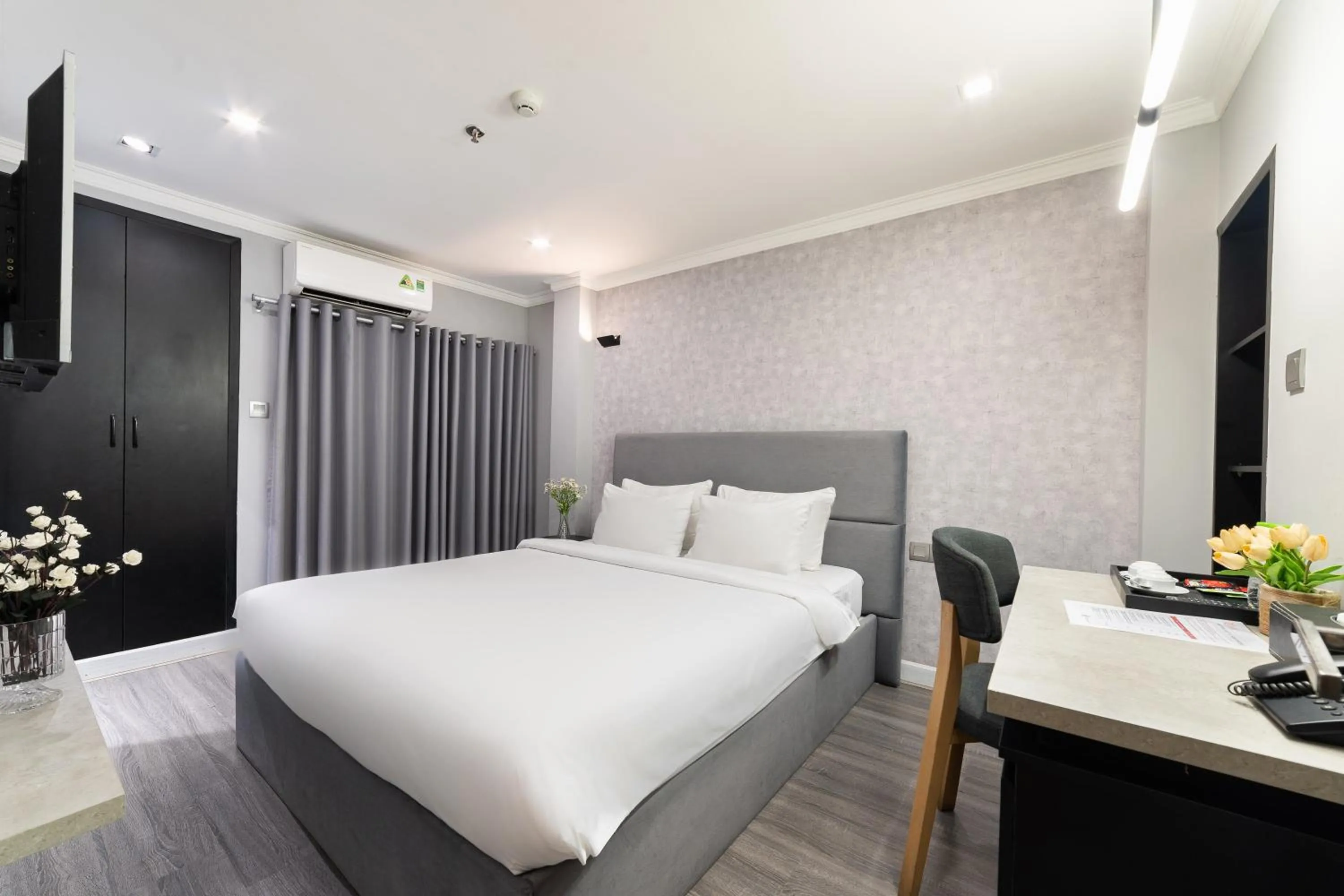 Decorative detail, Bed in The Hotel Nicecy