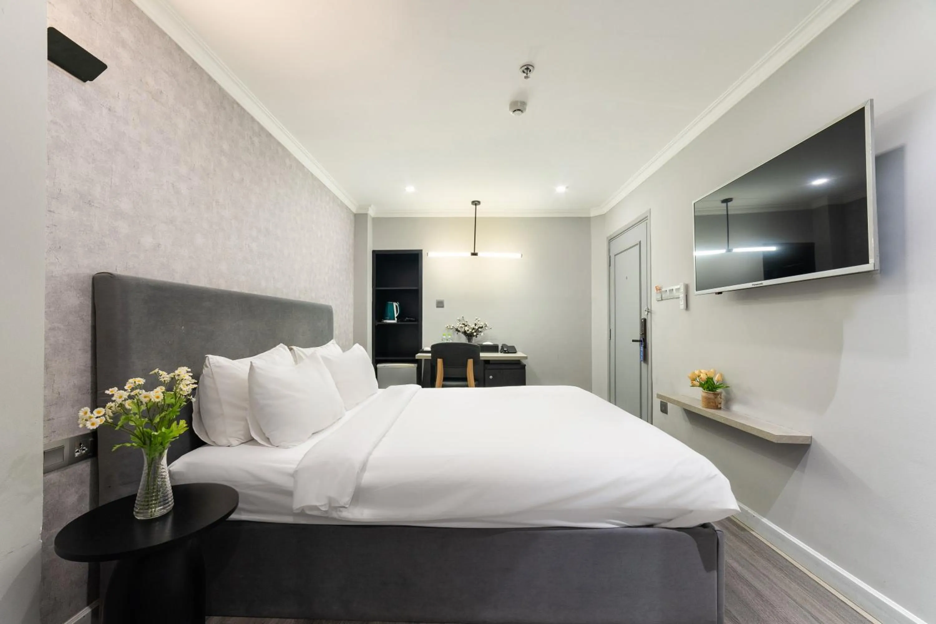 Photo of the whole room, Bed in The Hotel Nicecy