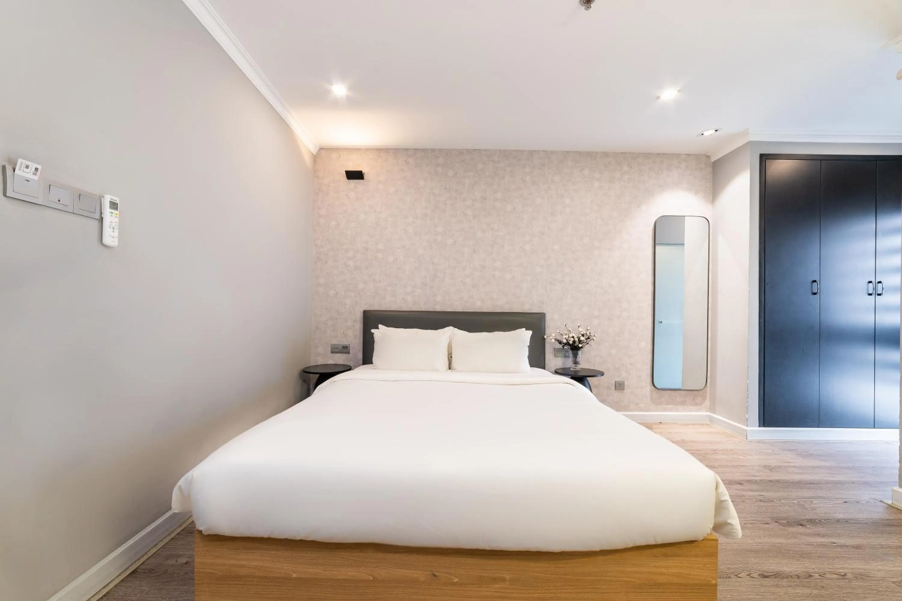 Bed in The Hotel Nicecy