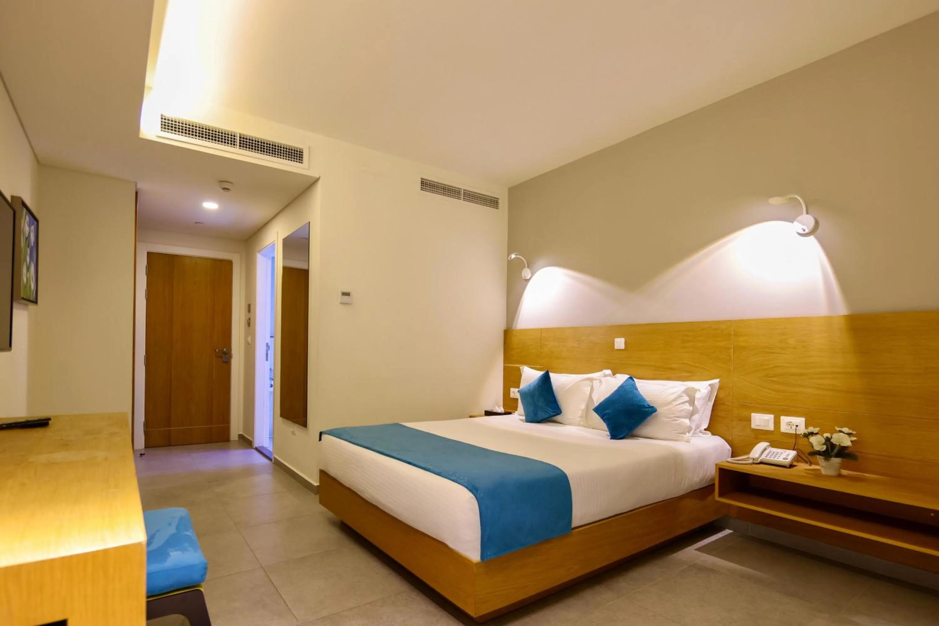 Photo of the whole room, Bed in Majestic Byblos Grand Hotel