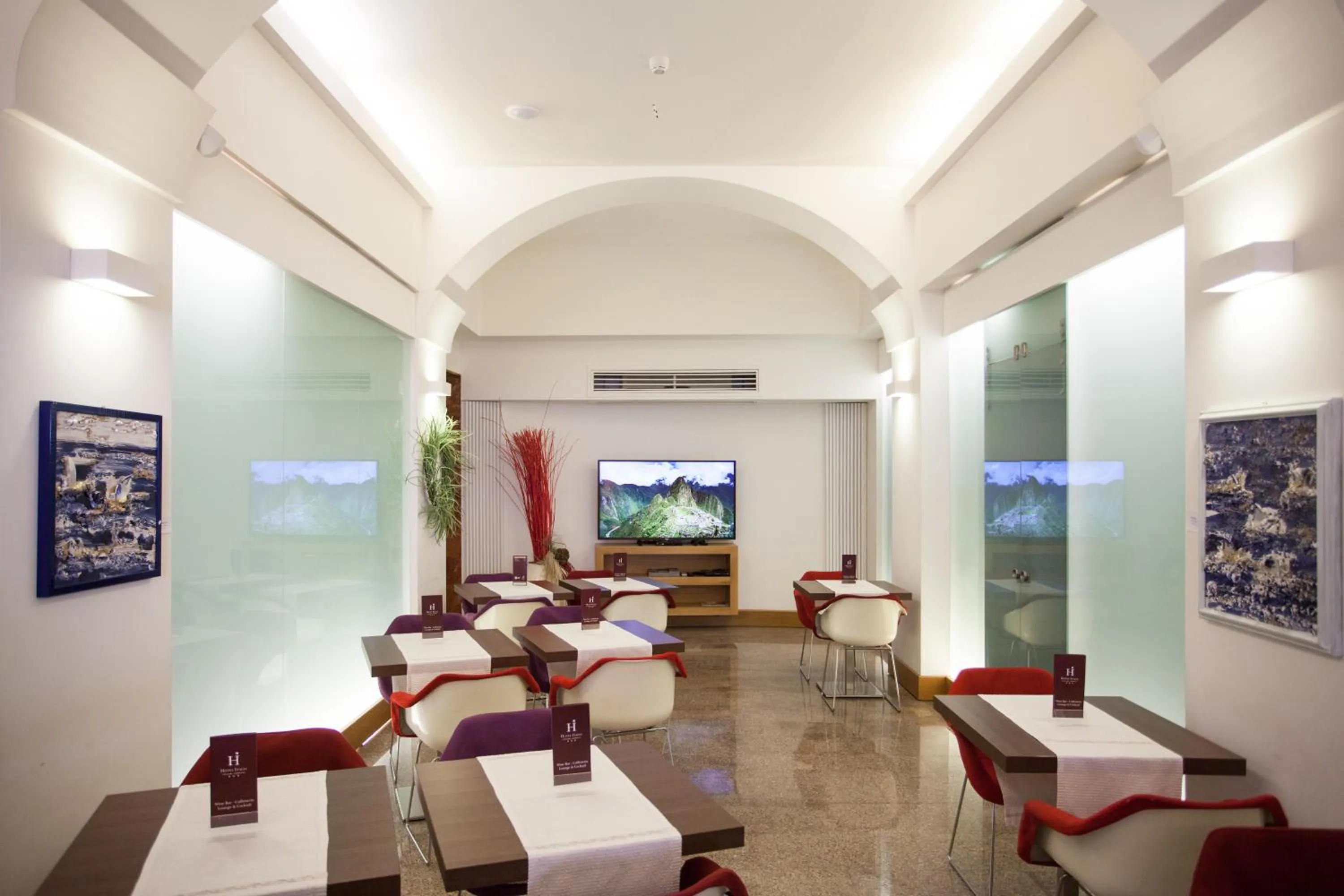 Restaurant/places to eat in Hotel Italia