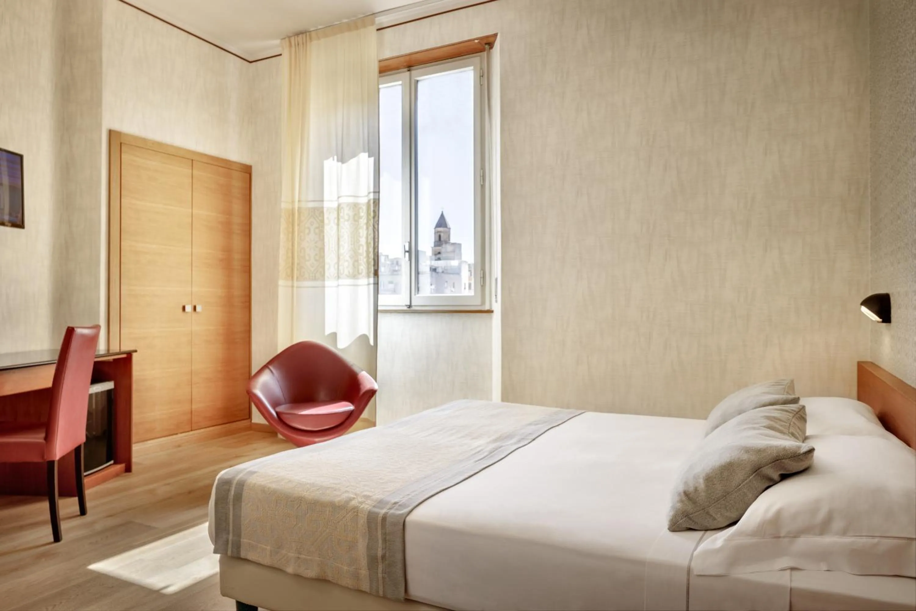 Photo of the whole room, Bed in Hotel Italia