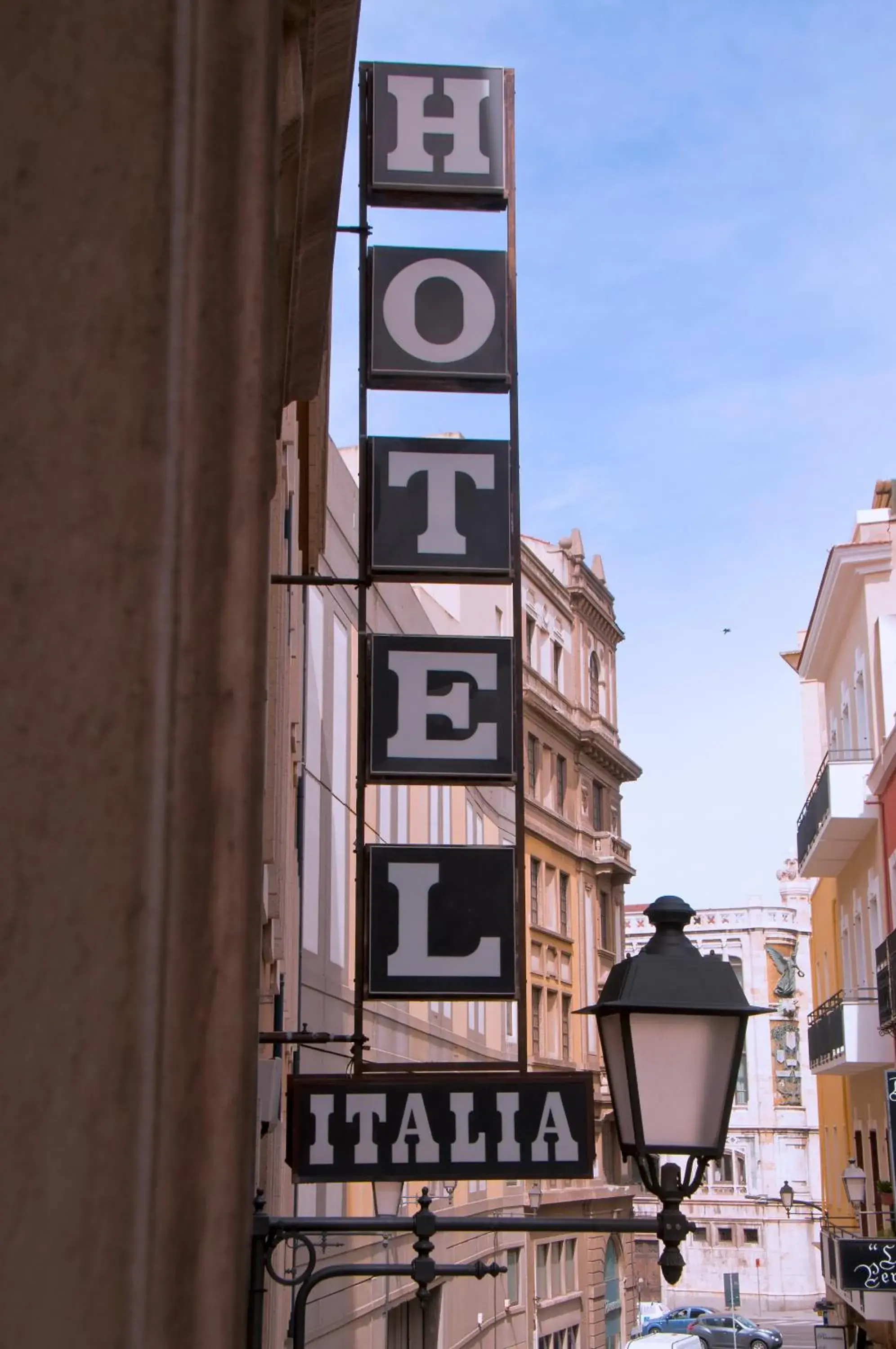 Facade/entrance in Hotel Italia Facade/entrance in Hotel Italia