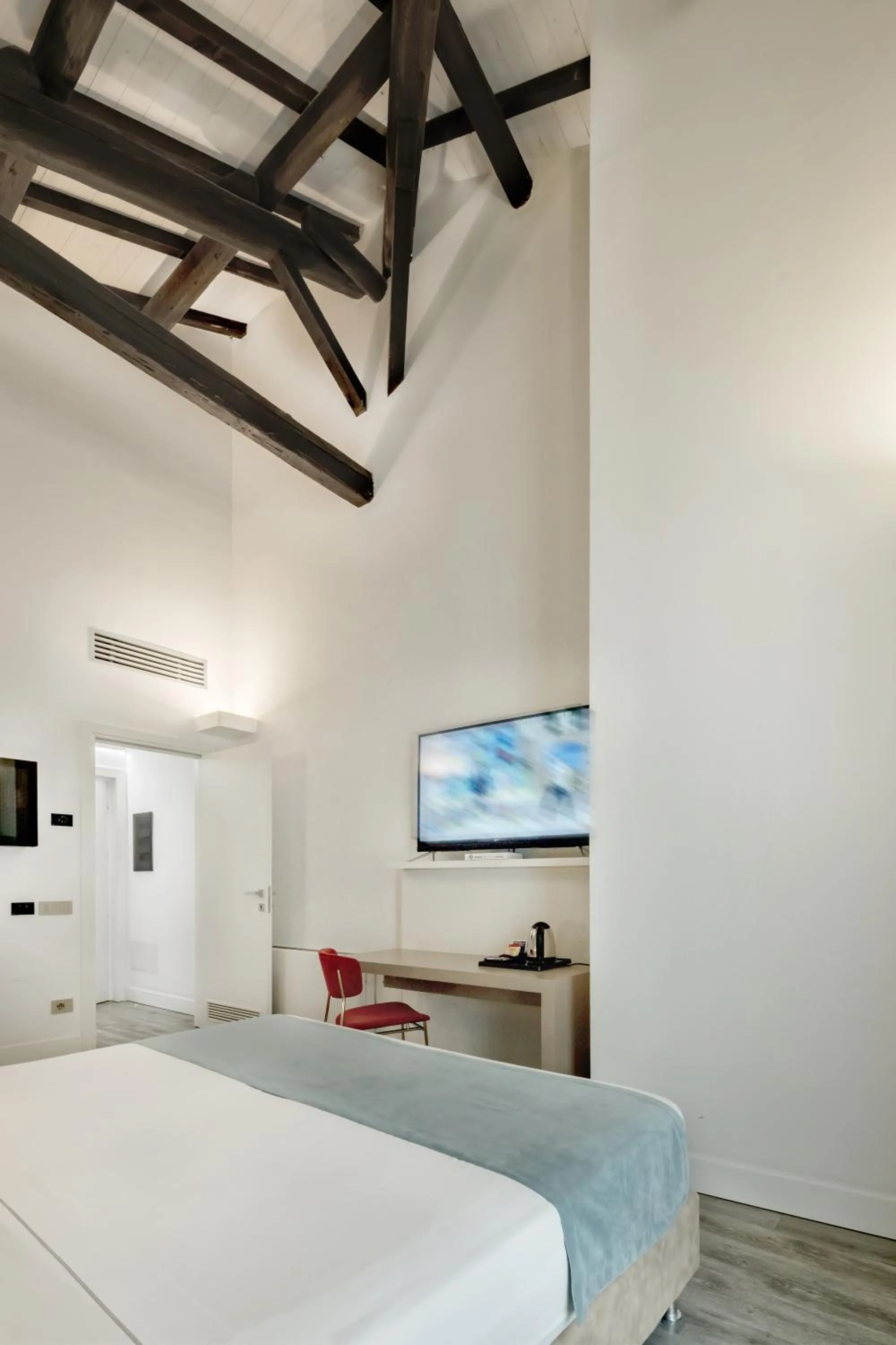 Photo of the whole room, Bed in Hotel Italia