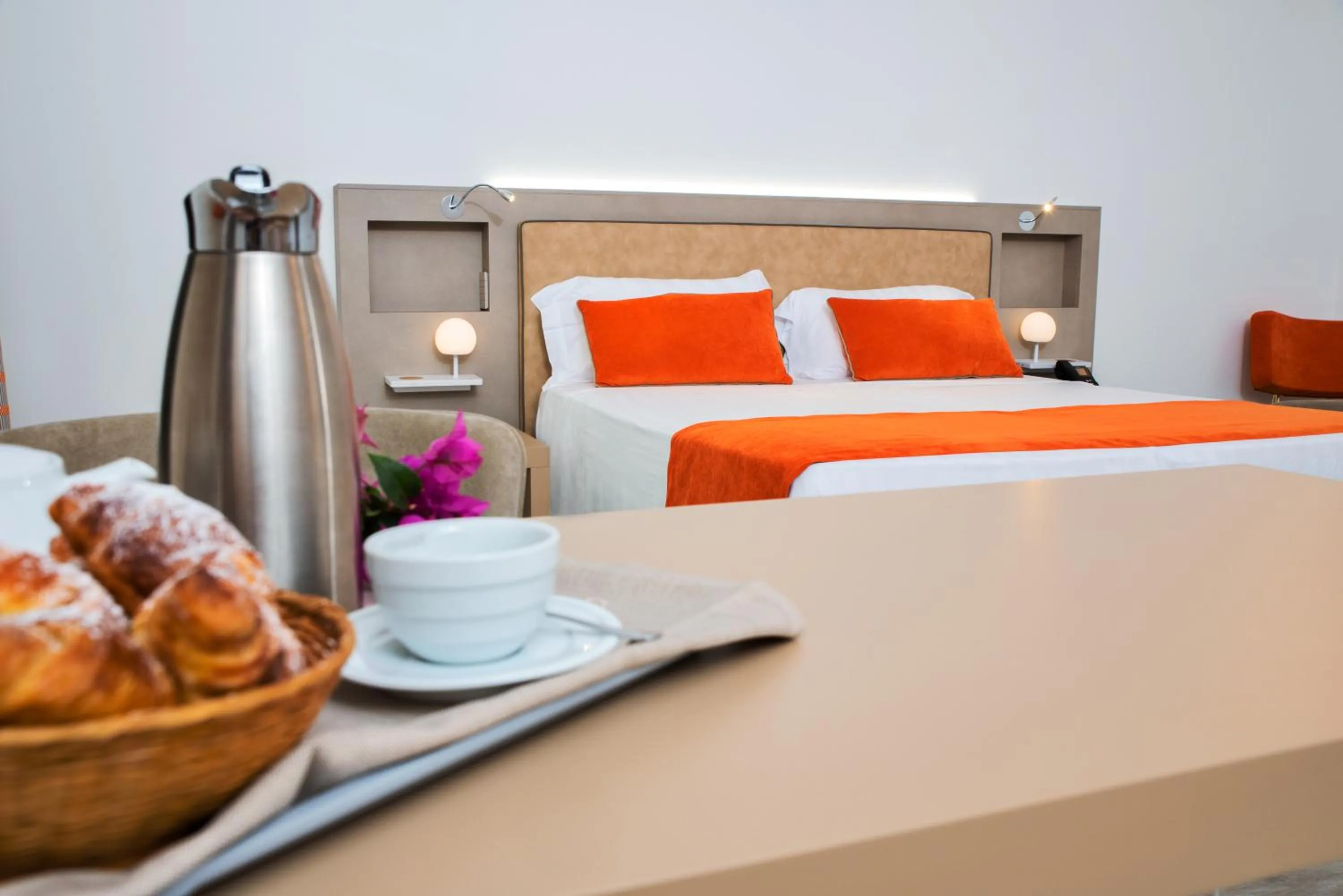 Photo of the whole room, Bed in Hotel Italia