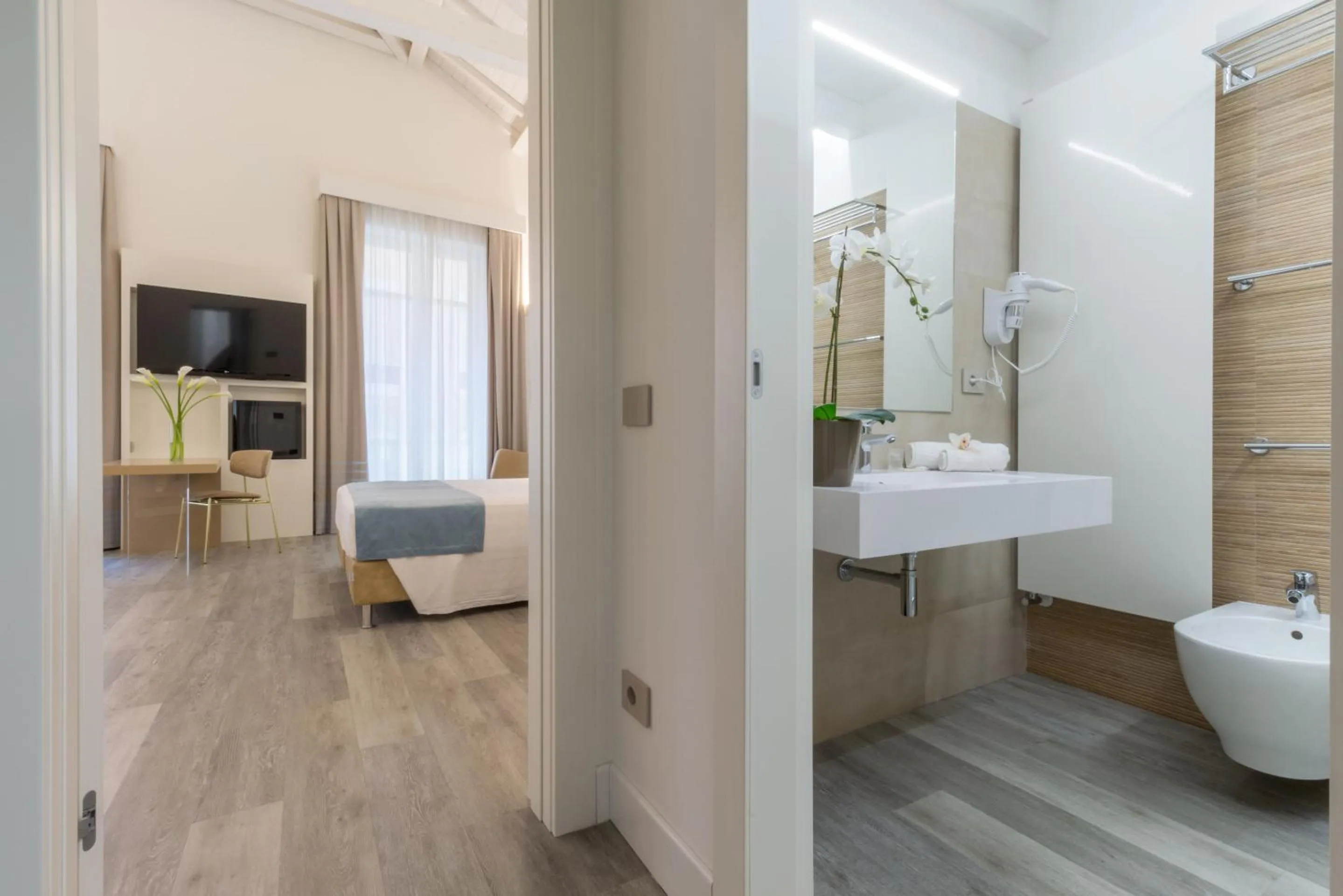 Photo of the whole room in Hotel Italia