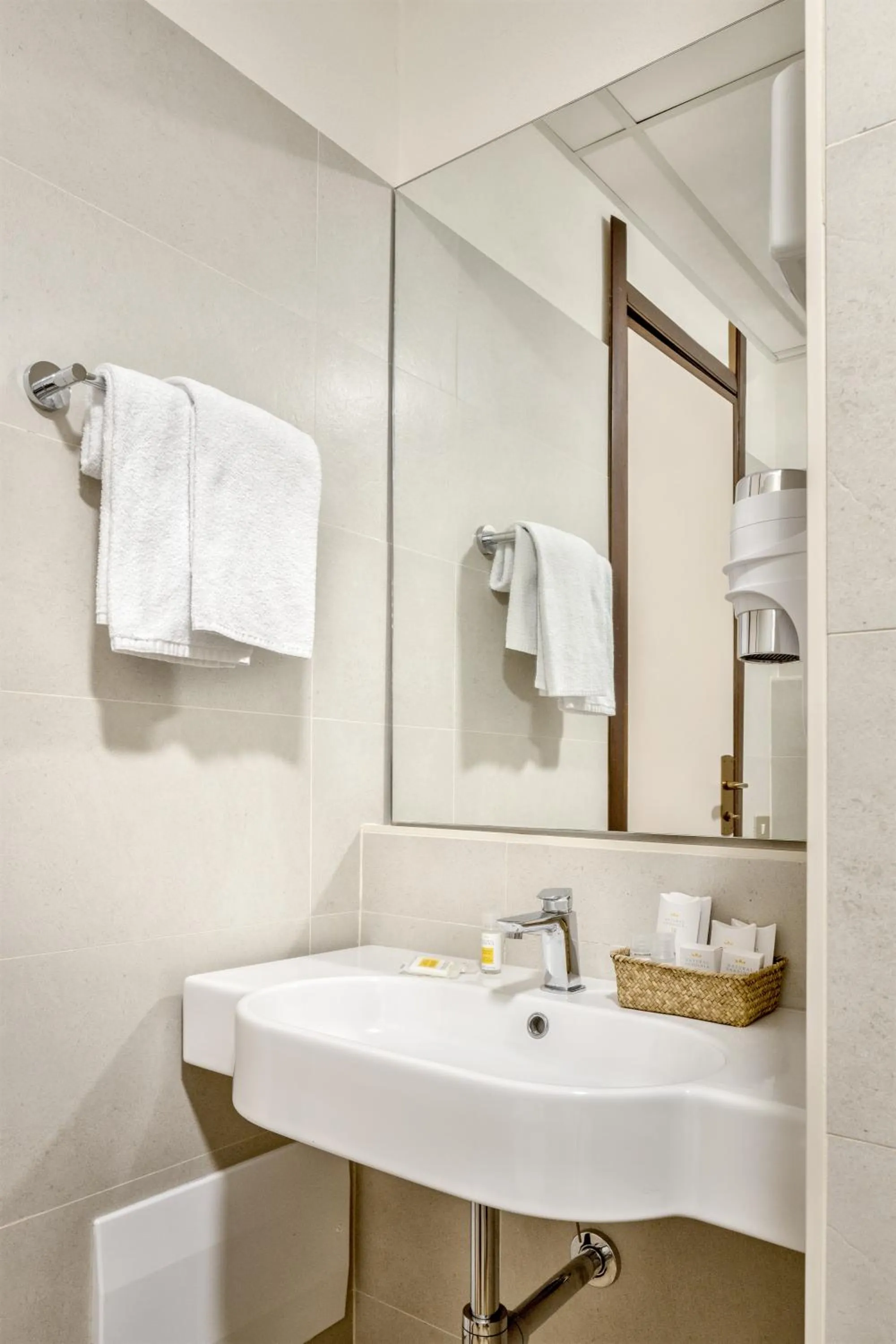 Bathroom in Hotel Italia