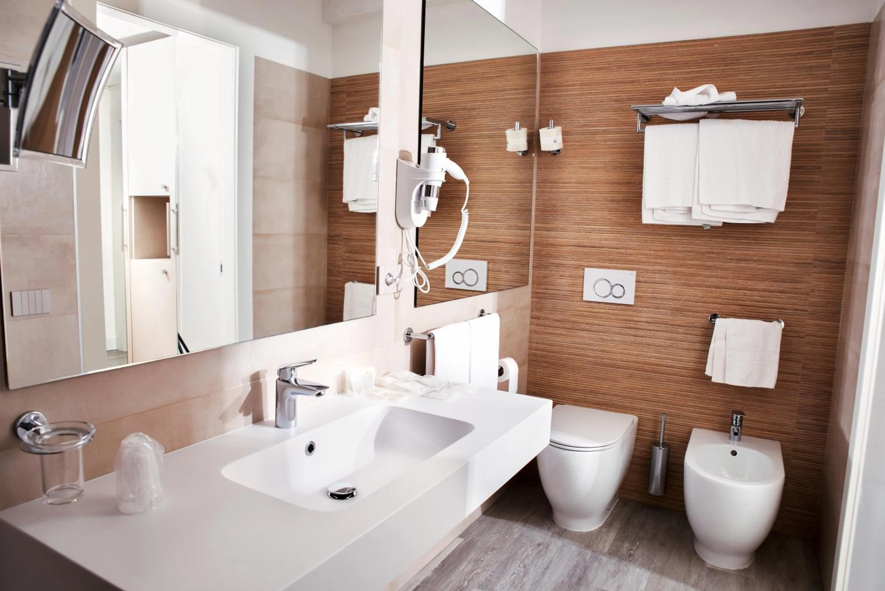 Bathroom in Hotel Italia