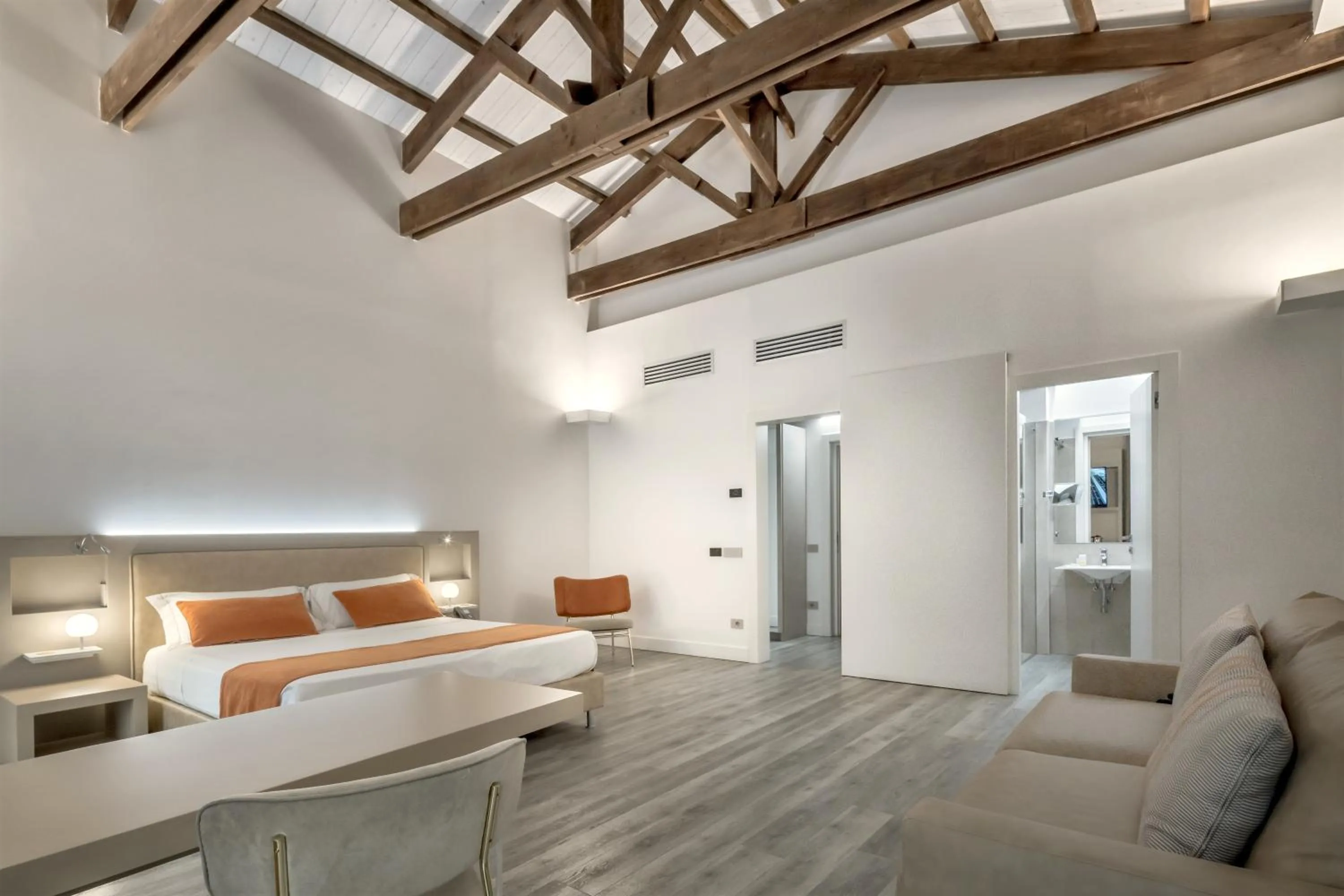 Photo of the whole room, Bed in Hotel Italia