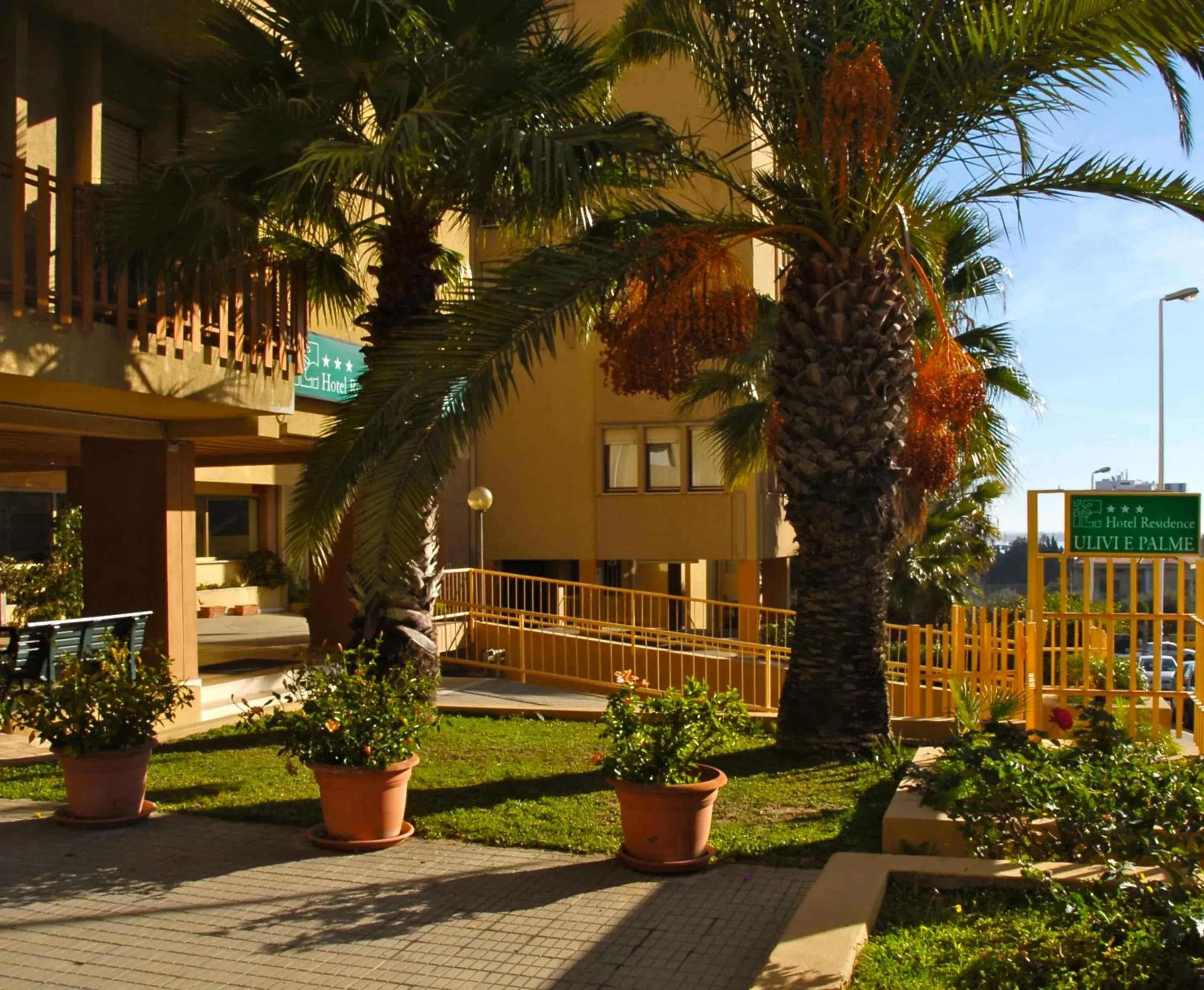Property building in Hotel Residence Ulivi E Palme Property building in Hotel Residence Ulivi E Palme