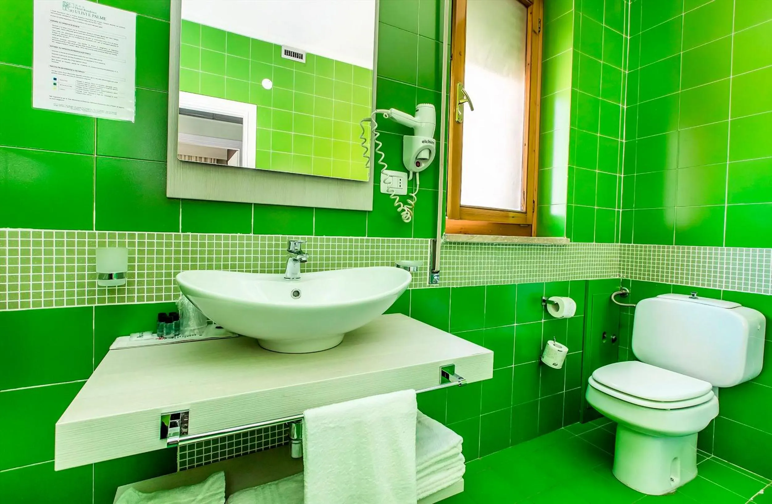 Toilet in Hotel Residence Ulivi E Palme